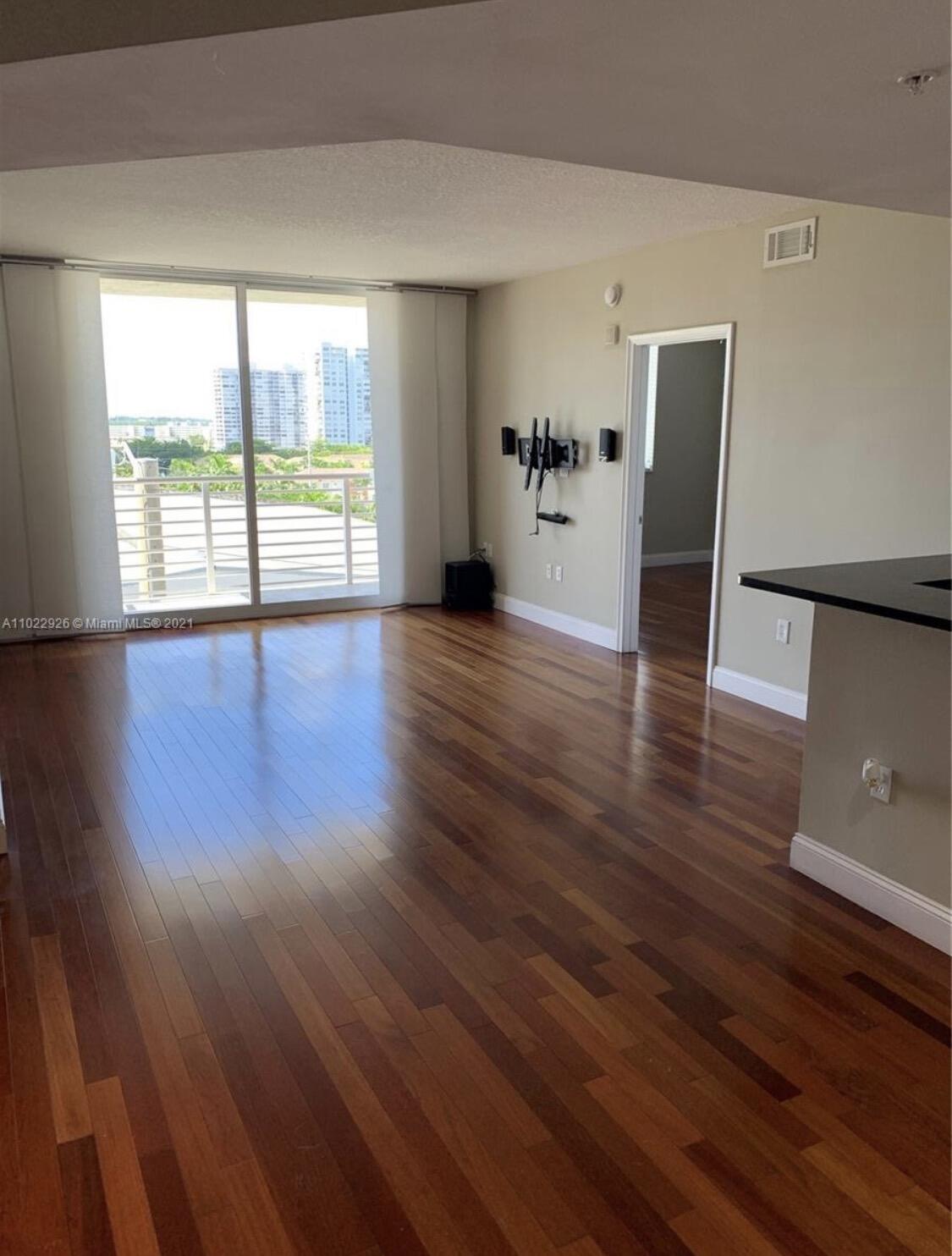 image The Venture at Aventura8