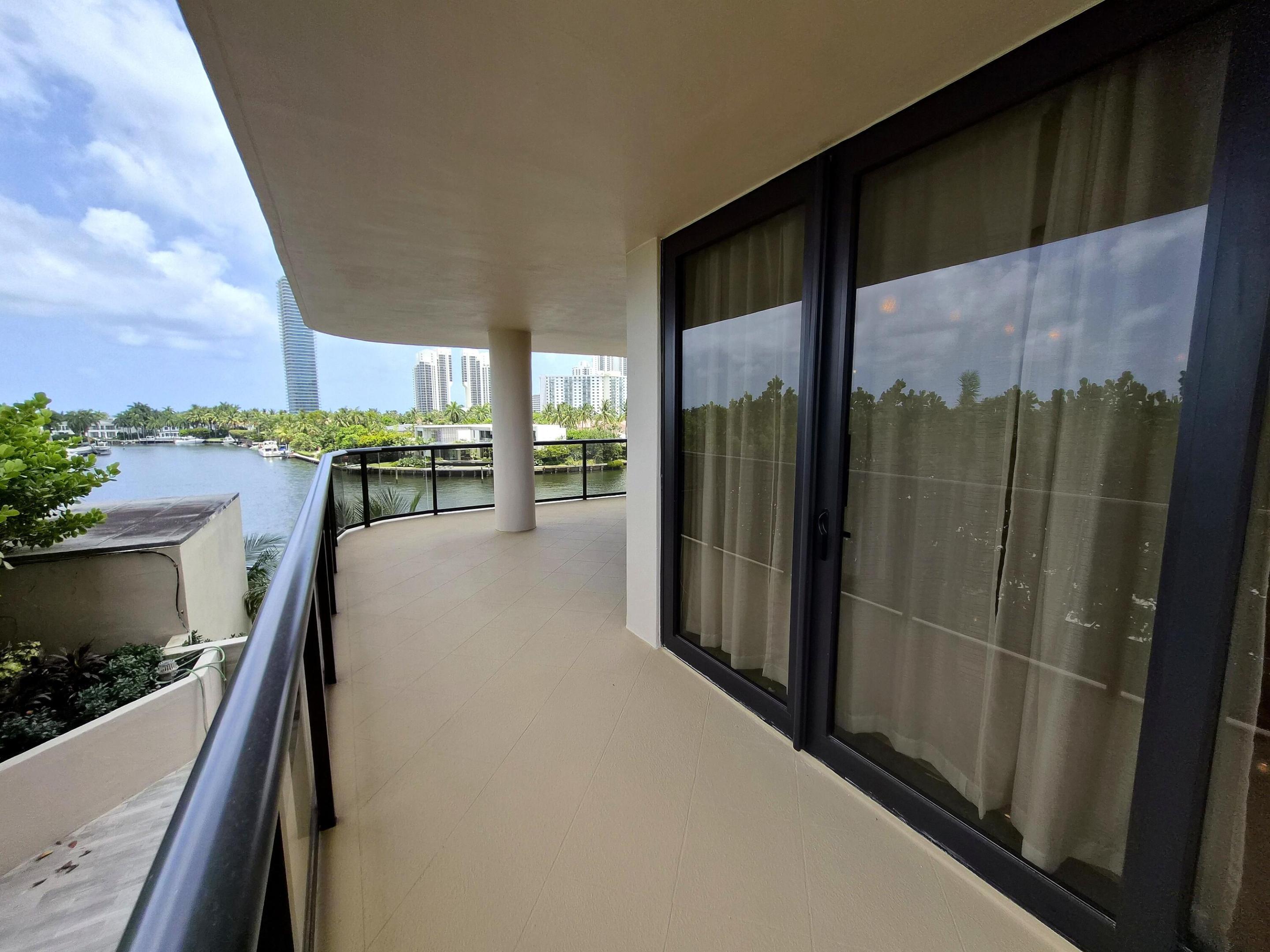 19667 Turnberry #4J Aventura, FL 33180