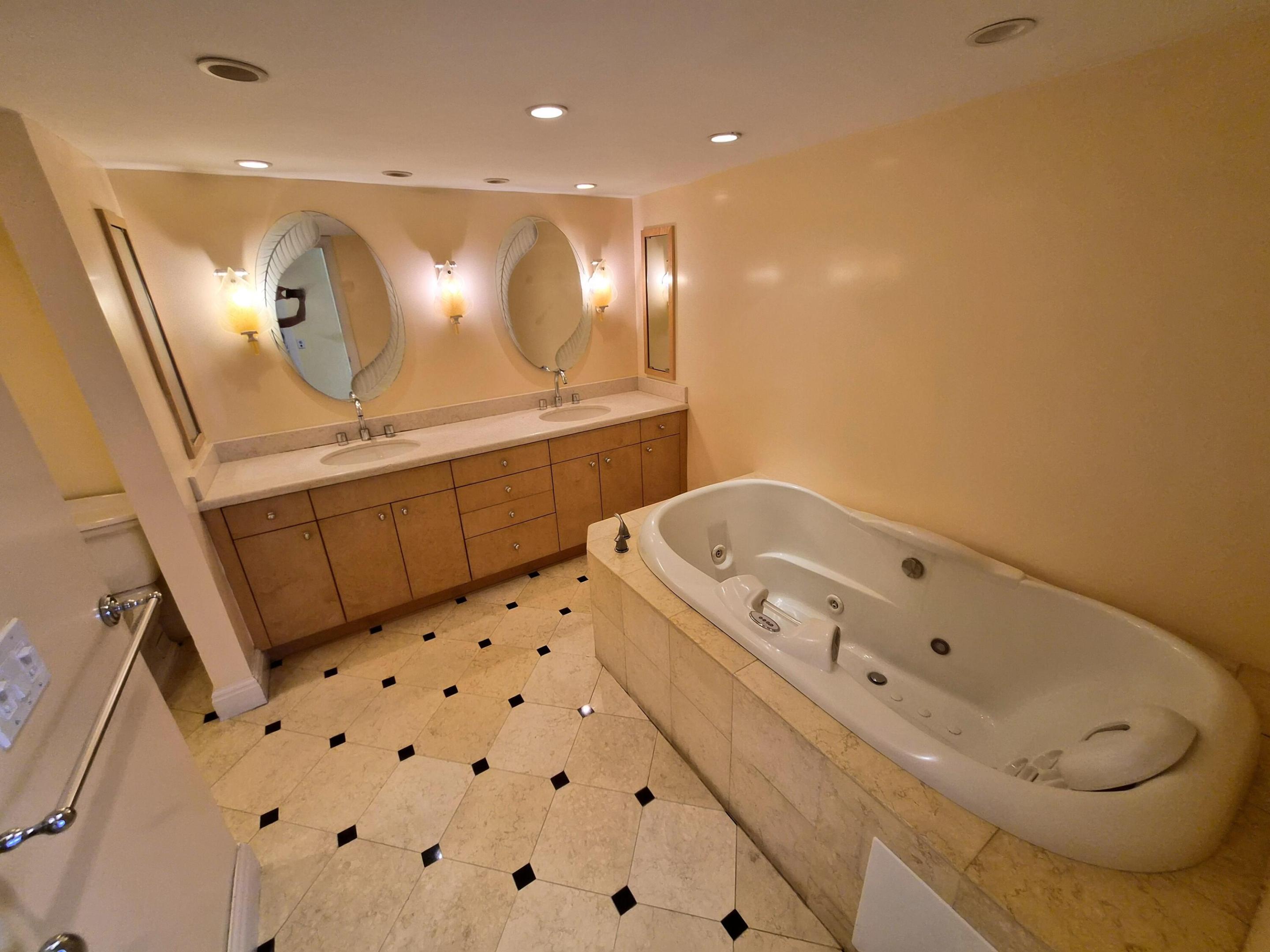 19667 Turnberry #4J Aventura, FL 33180