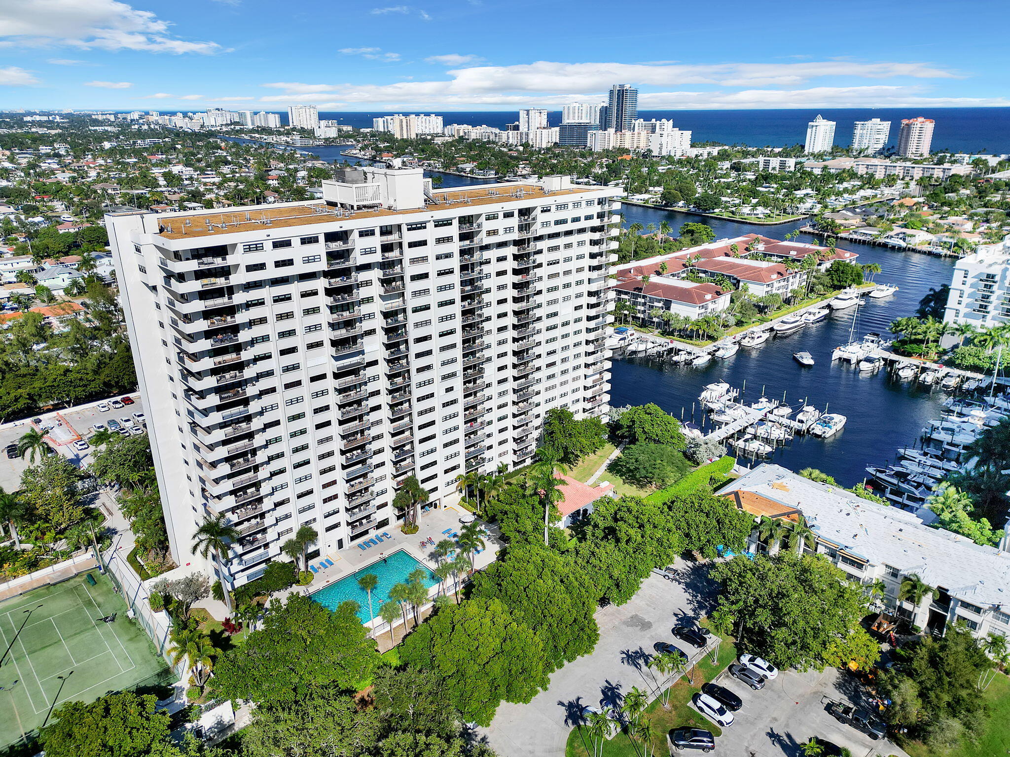 3200 Port Royale #902