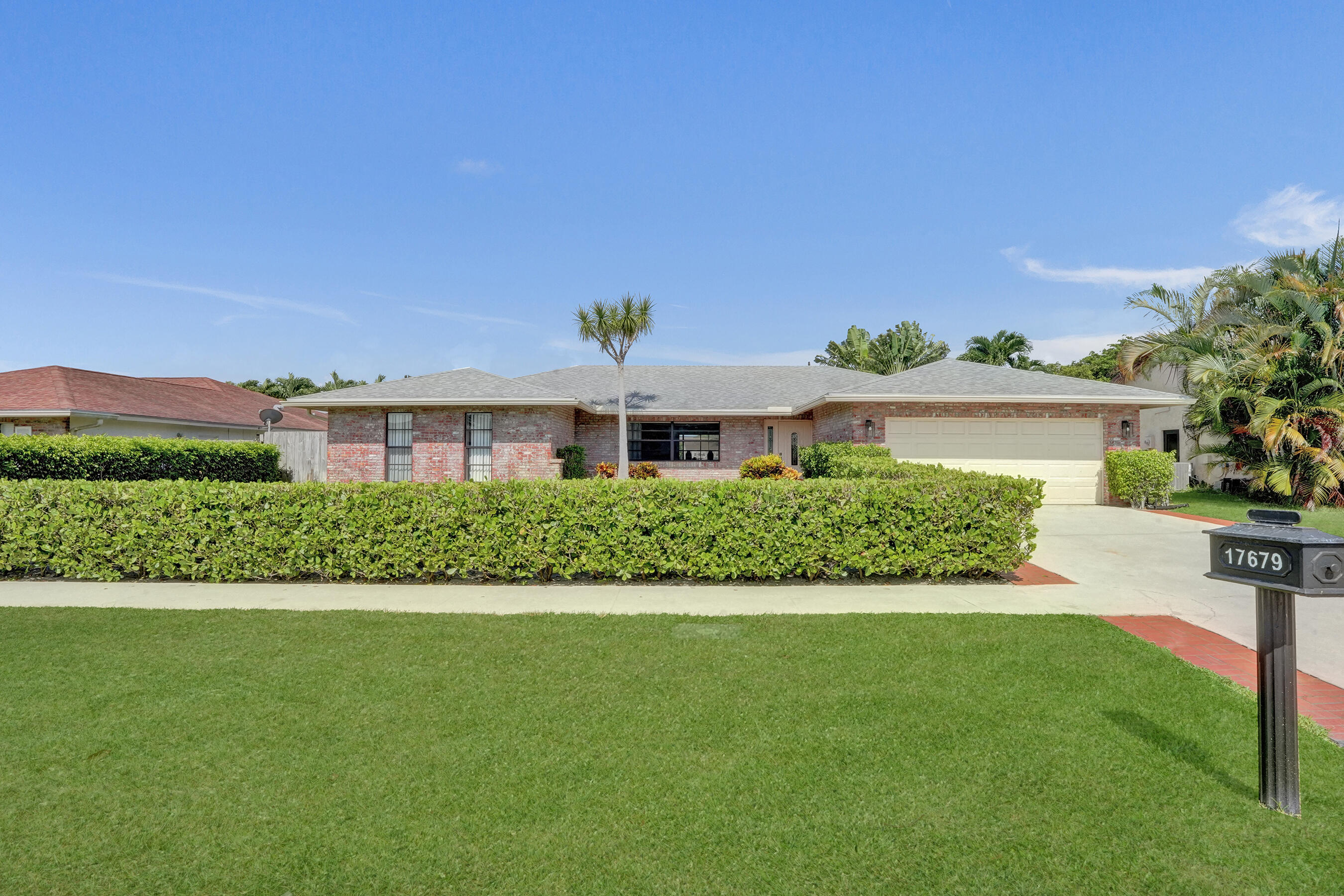 17679 Woodview
