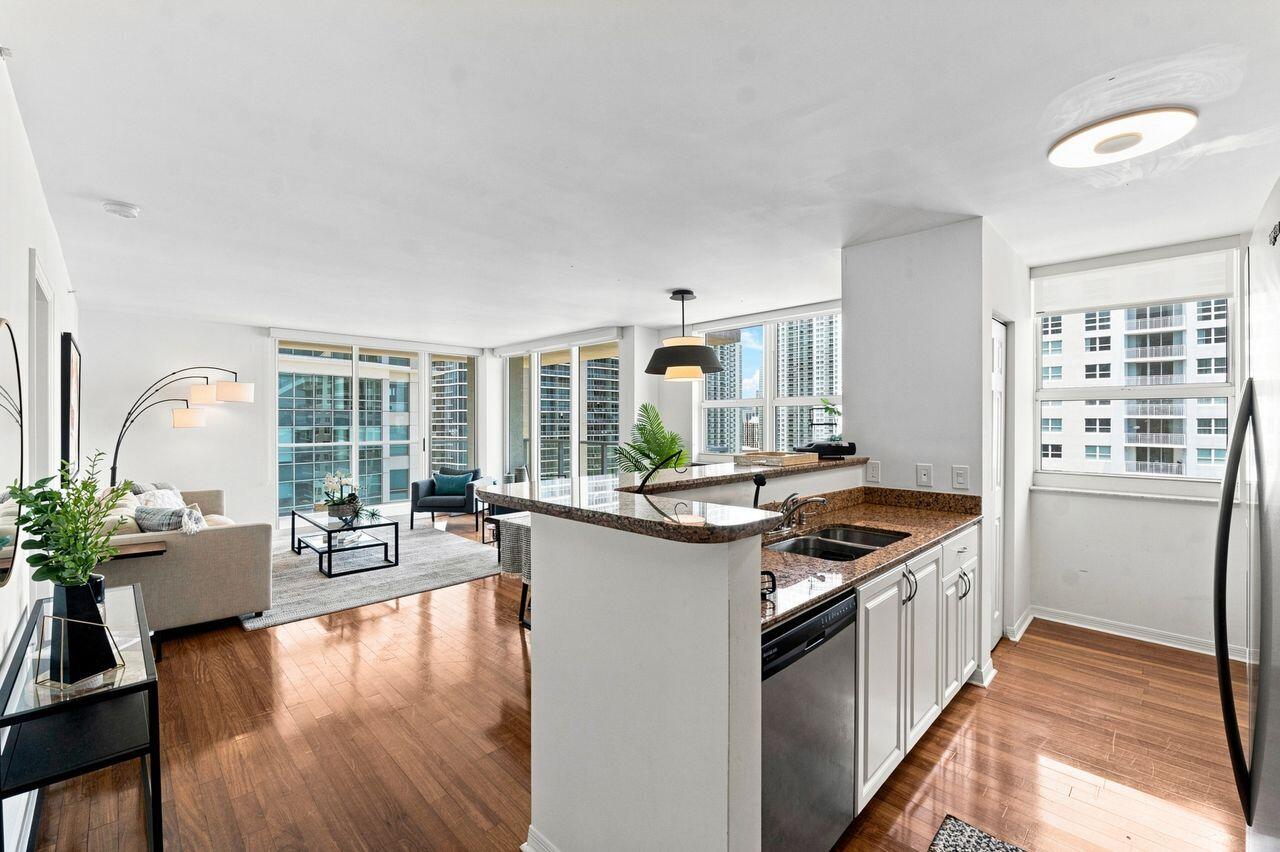 image The Mark on Brickell8