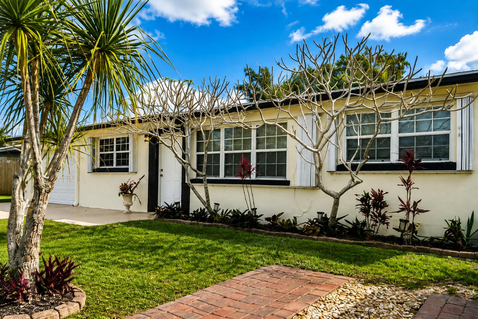 4344 S Mary Cir