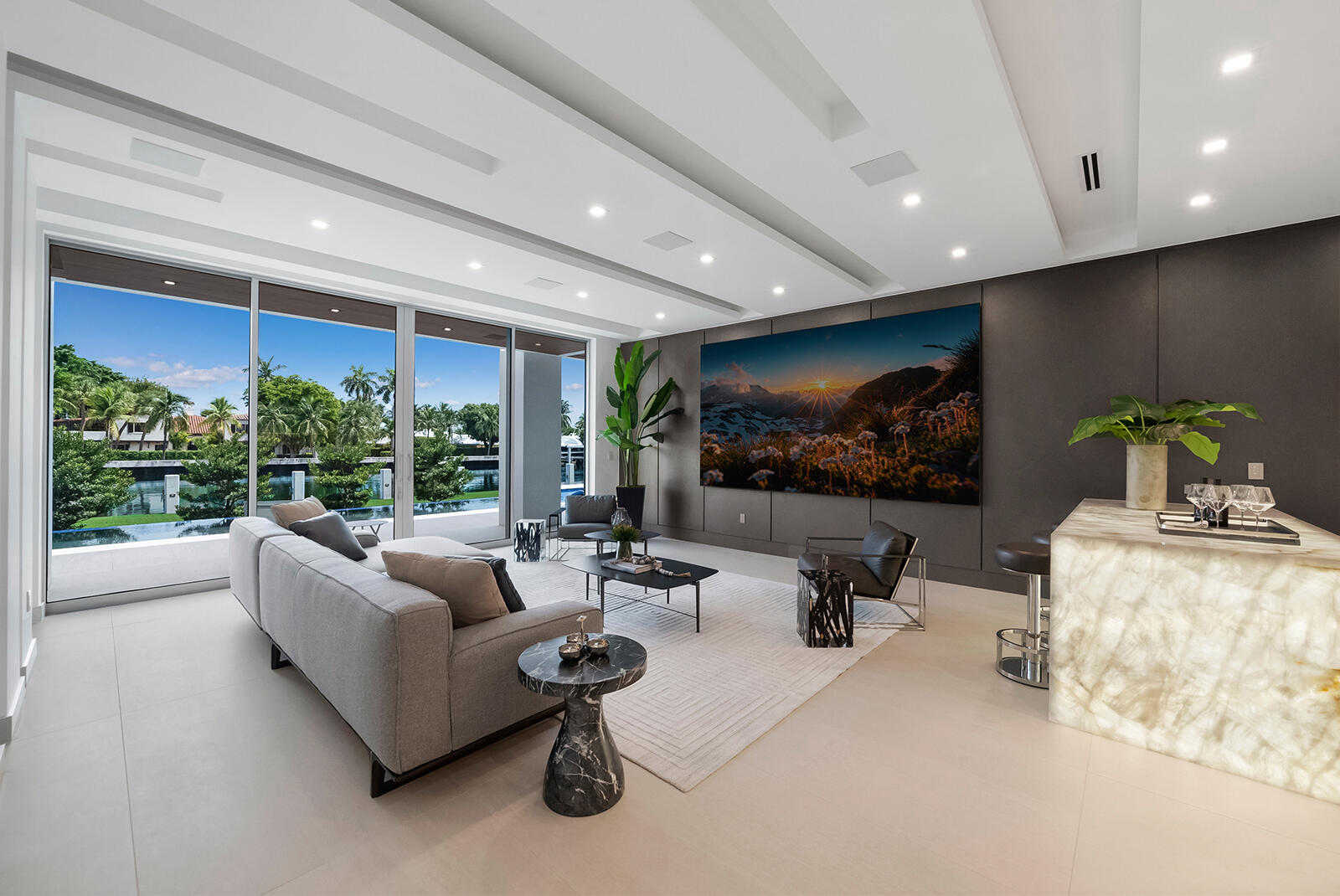 414 Royal Plz Dr Fort Lauderdale, FL 33301