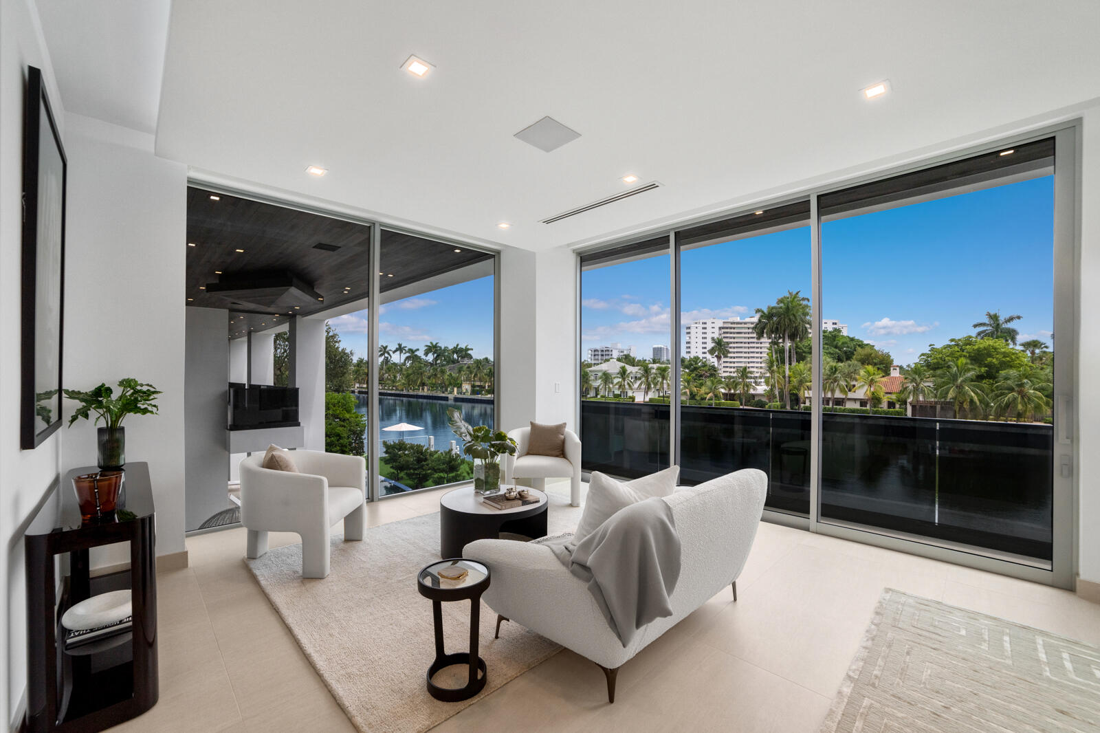 414 Royal Plz Dr Fort Lauderdale, FL 33301