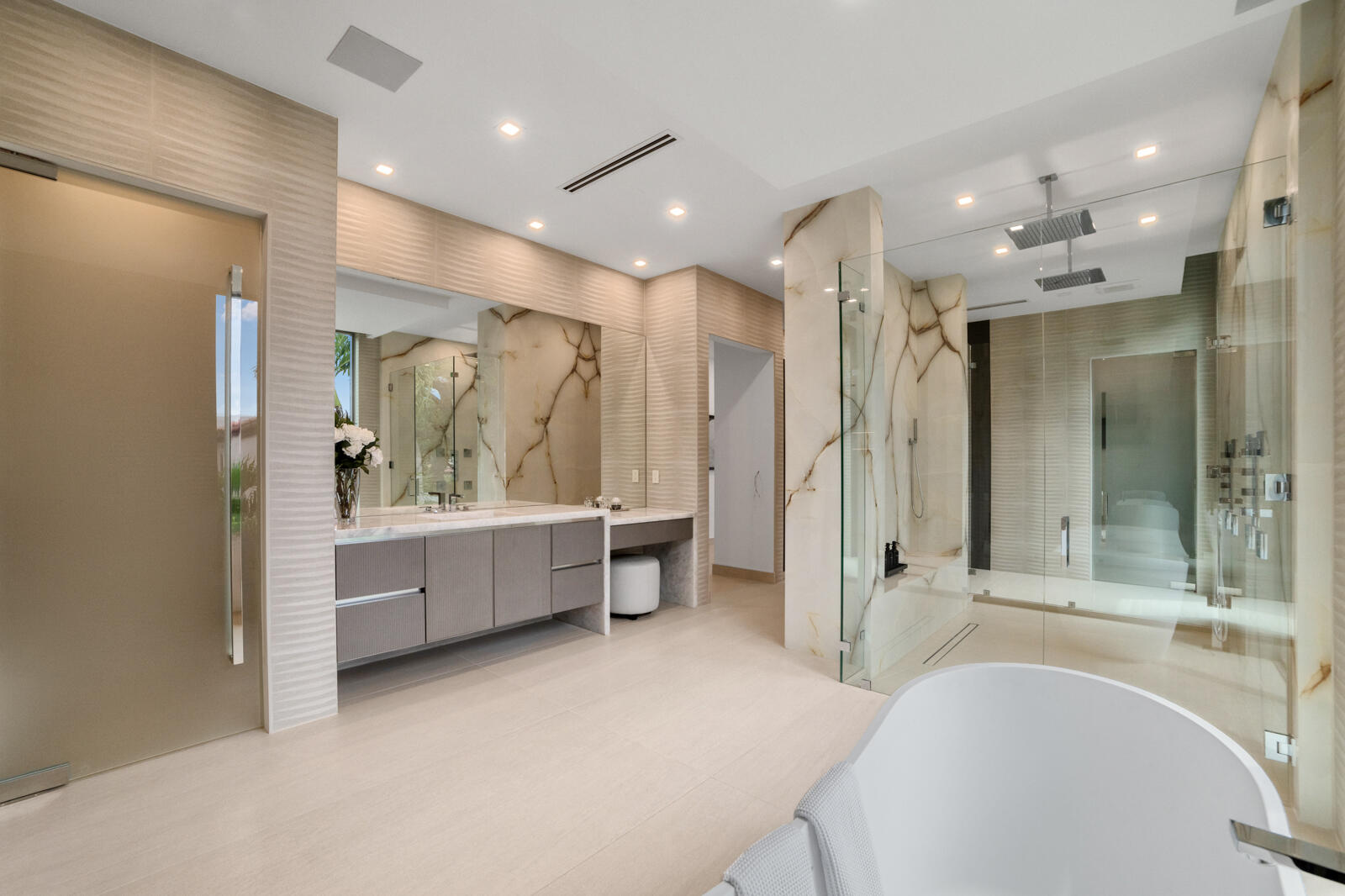 414 Royal Plz Dr Fort Lauderdale, FL 33301