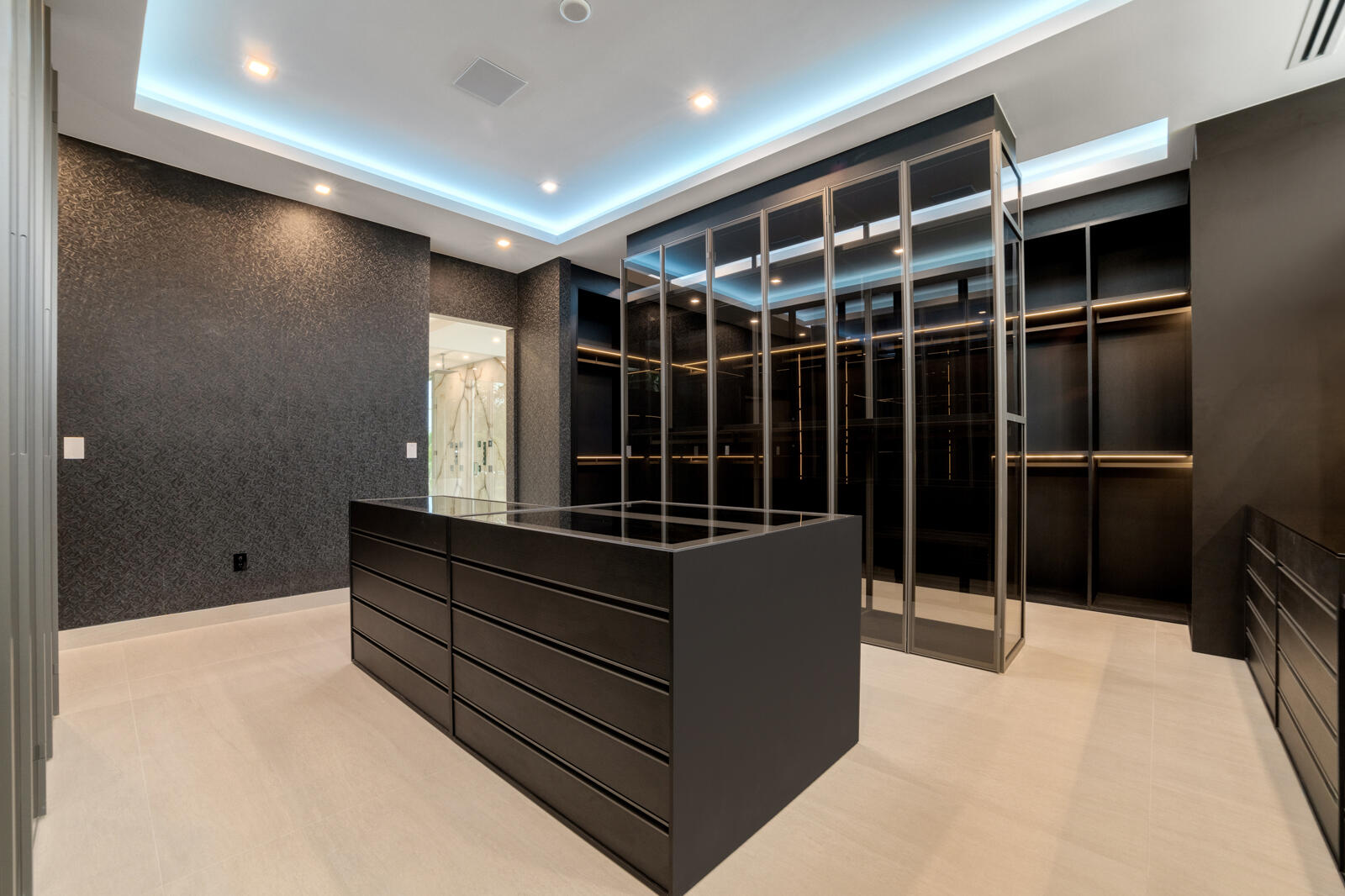 414 Royal Plz Dr Fort Lauderdale, FL 33301
