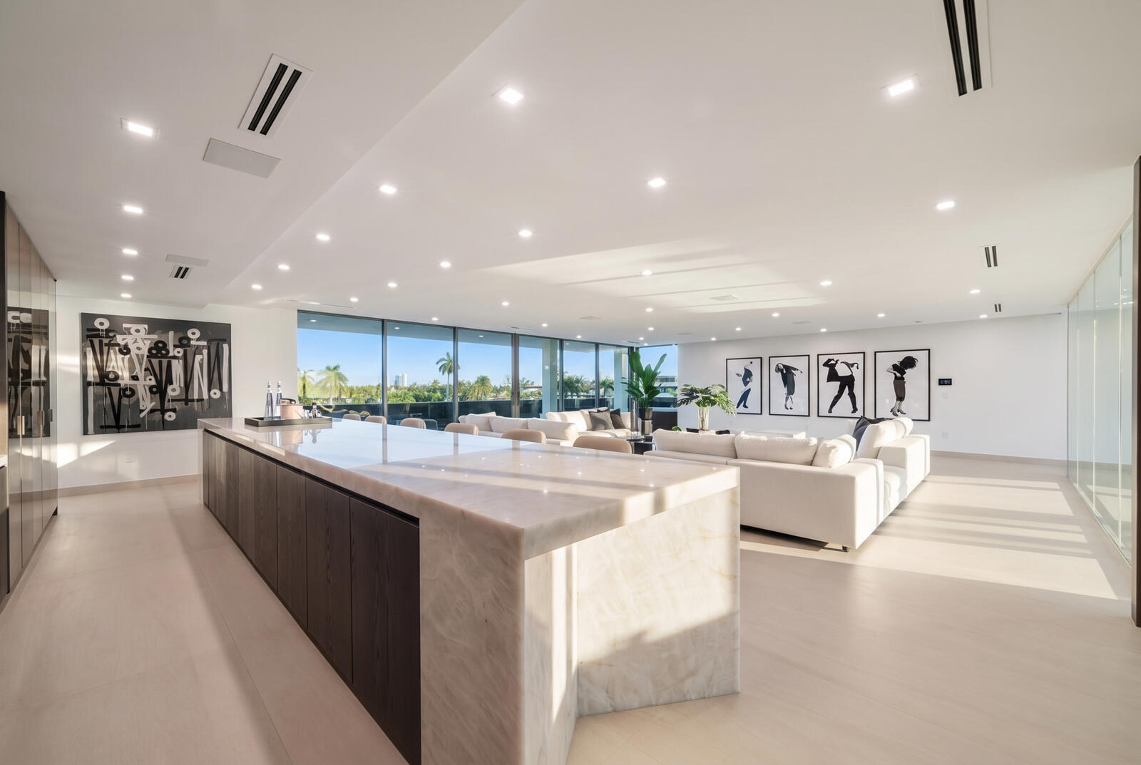 414 Royal Plz Dr Fort Lauderdale, FL 33301