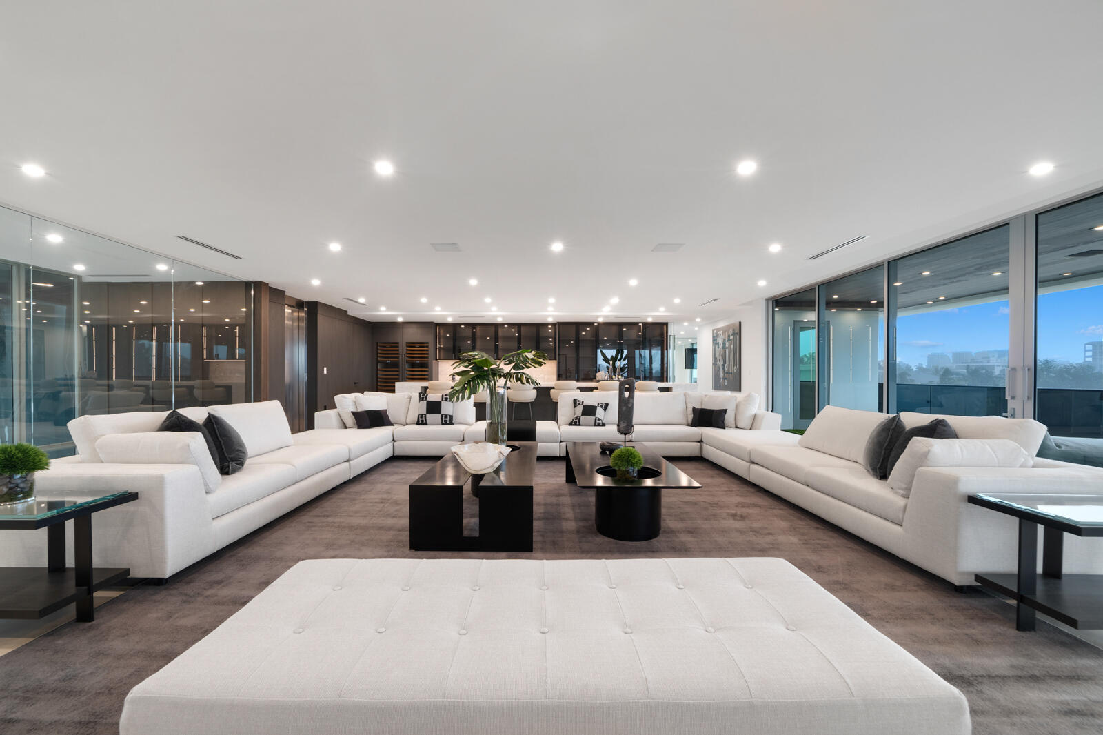 414 Royal Plz Dr Fort Lauderdale, FL 33301