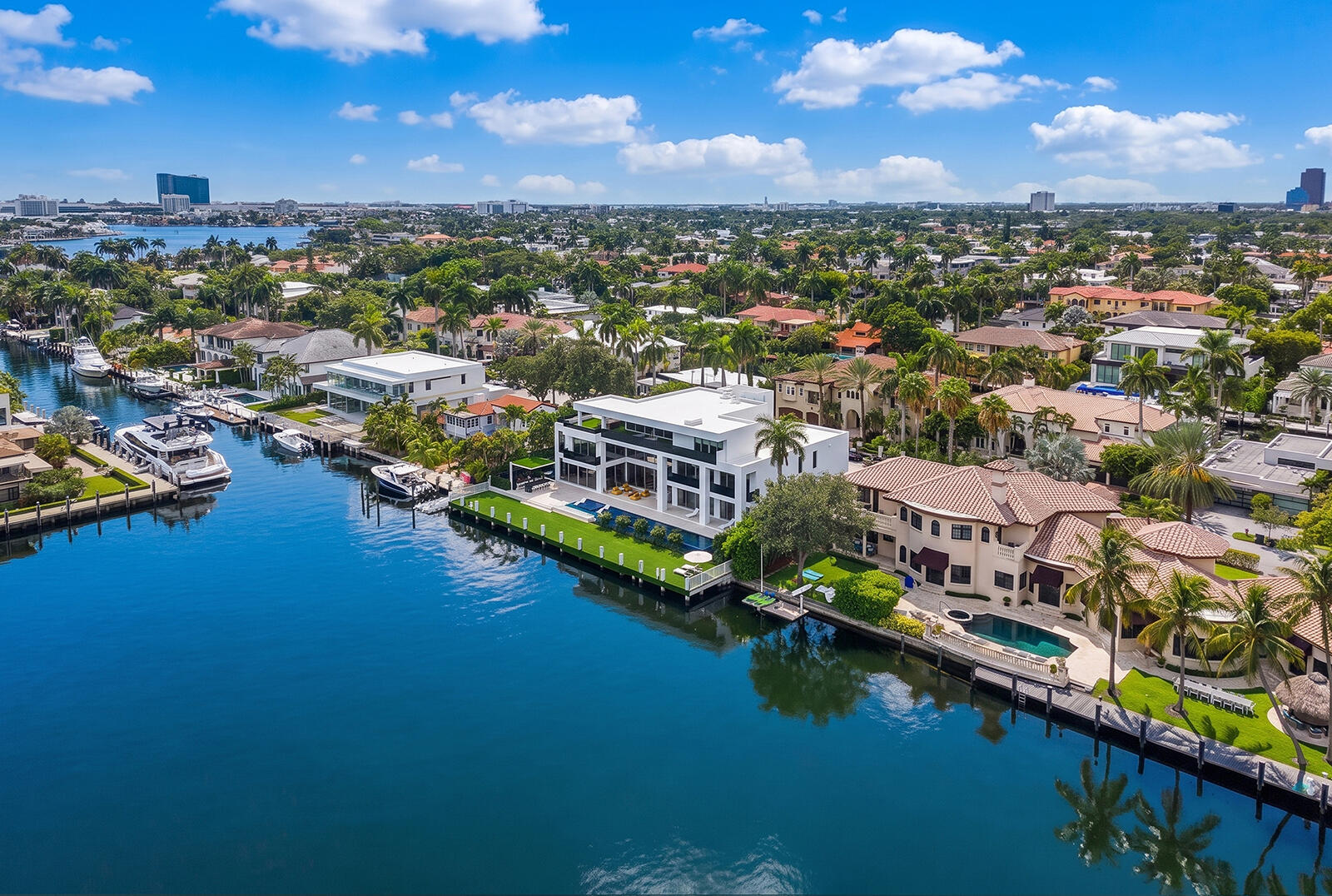 414 Royal Plz Dr Fort Lauderdale, FL 33301