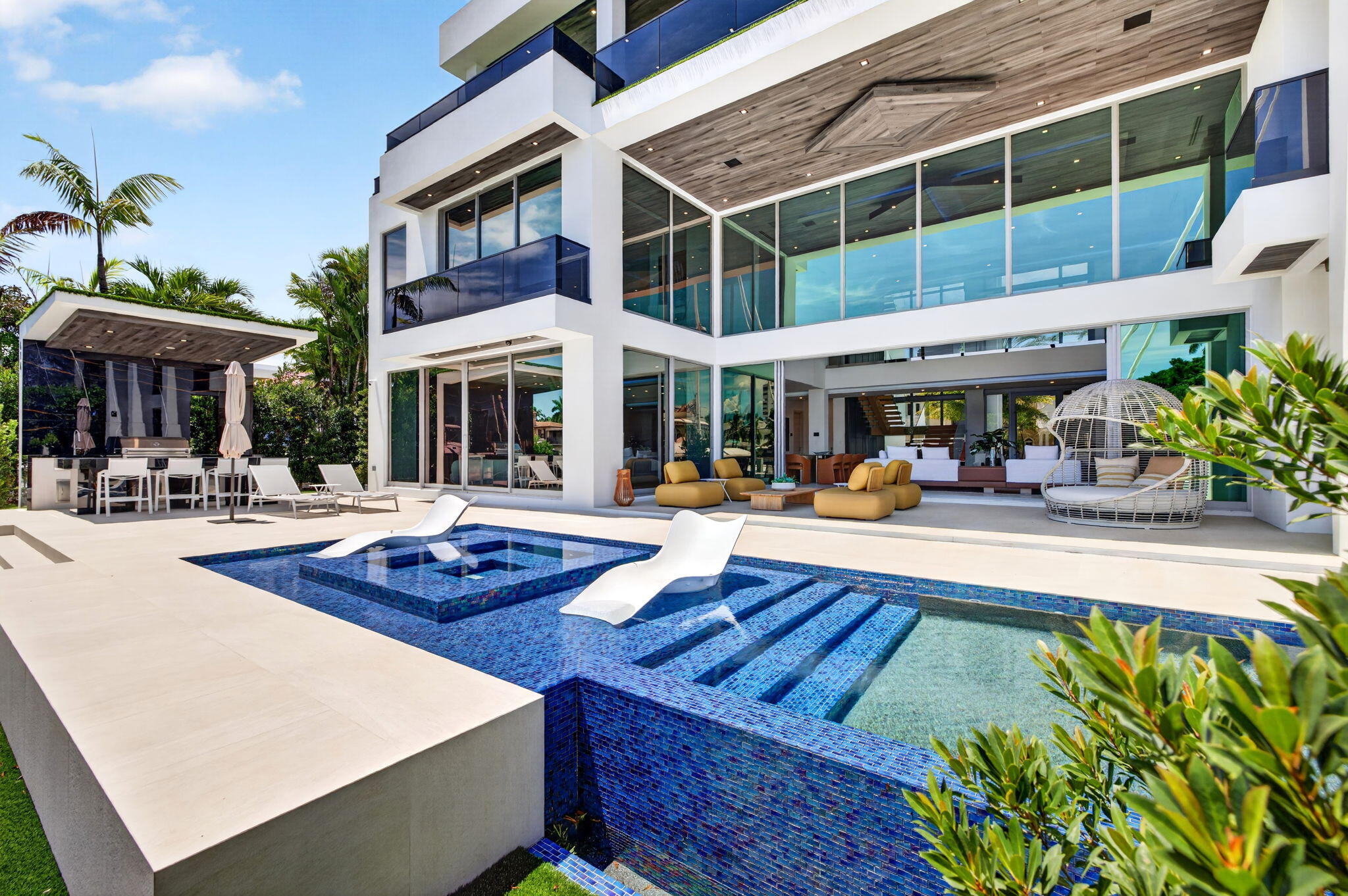 414 Royal Plz Dr Fort Lauderdale, FL 33301