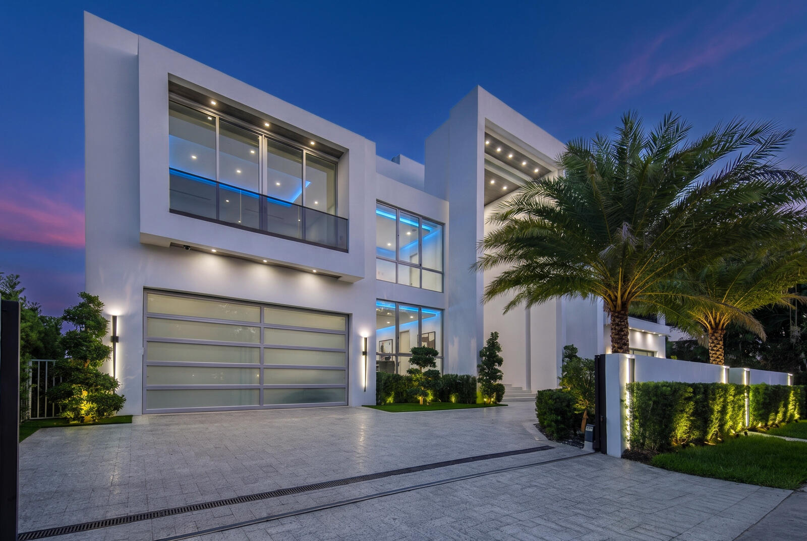 414 Royal Plz Dr Fort Lauderdale, FL 33301