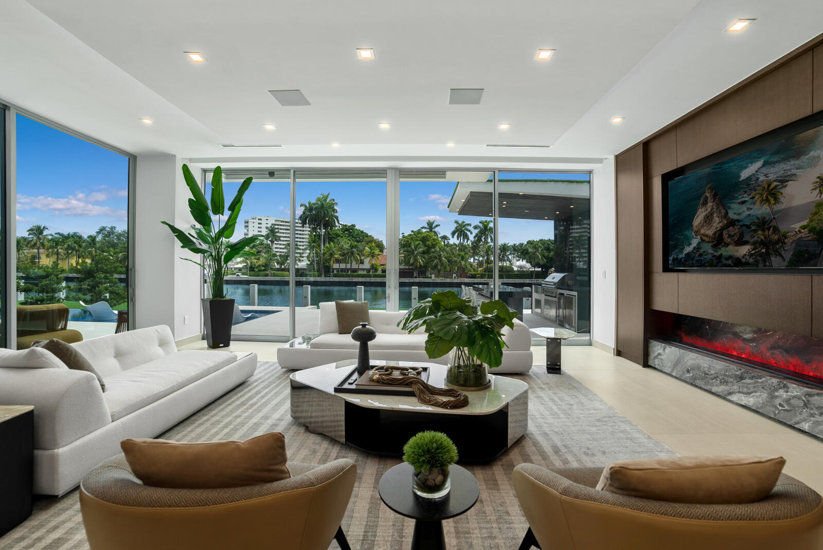 414 Royal Plz Dr Fort Lauderdale, FL 33301