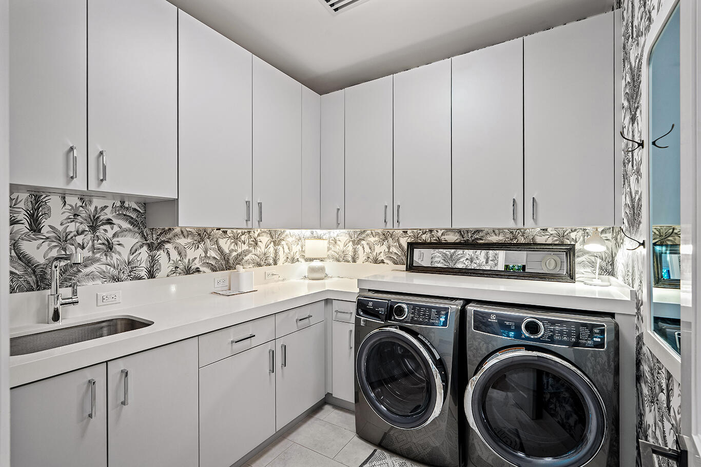 412 Brazilian Ave Palm Beach, FL 33480