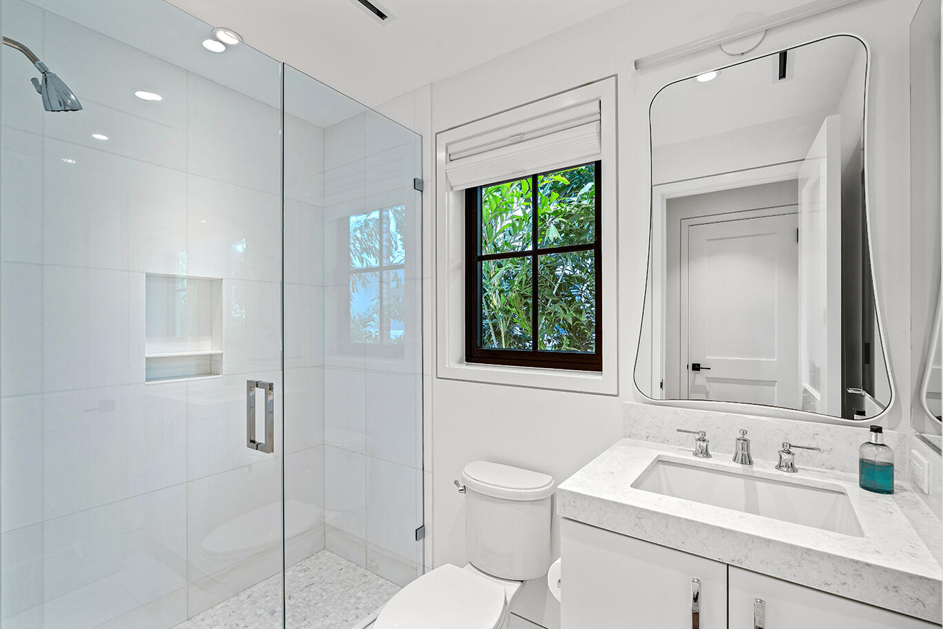 412 Brazilian Ave Palm Beach, FL 33480