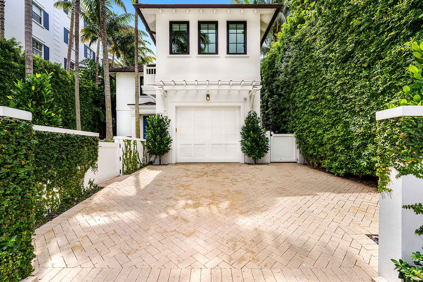 412 Brazilian Ave Palm Beach, FL 33480