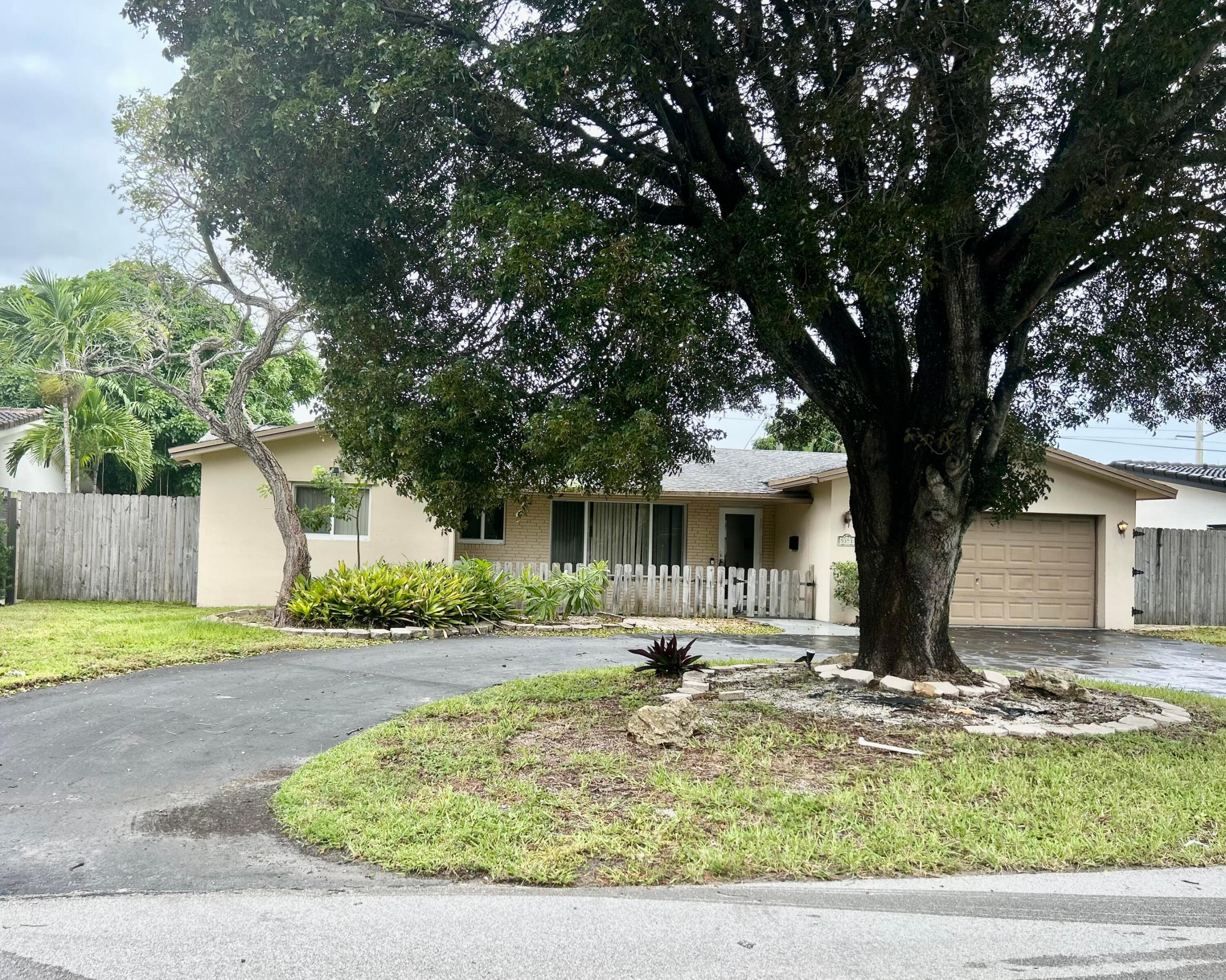 5151 NE 18th Ter