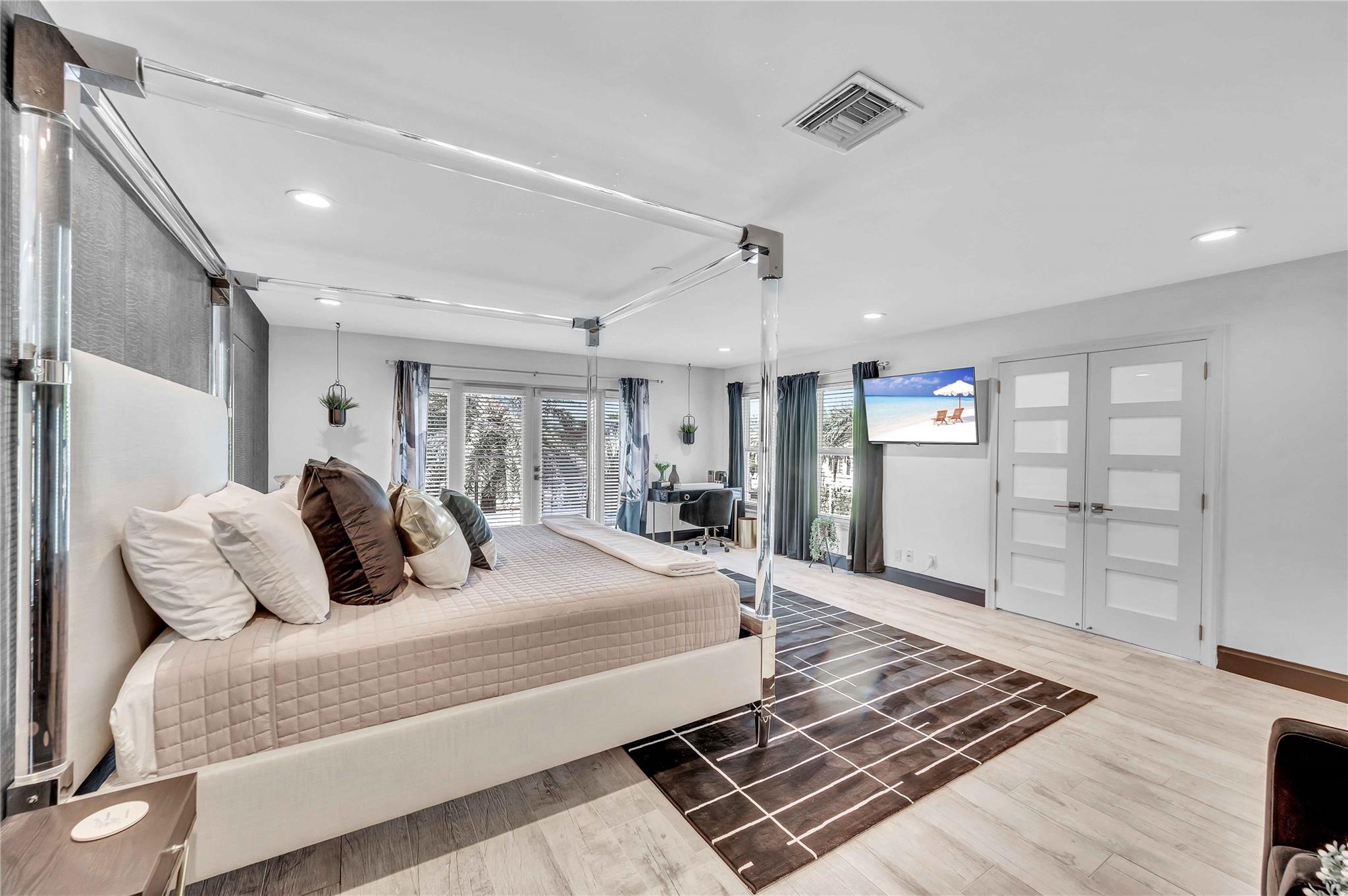 2323 Delmar Pl Fort Lauderdale, FL 33301