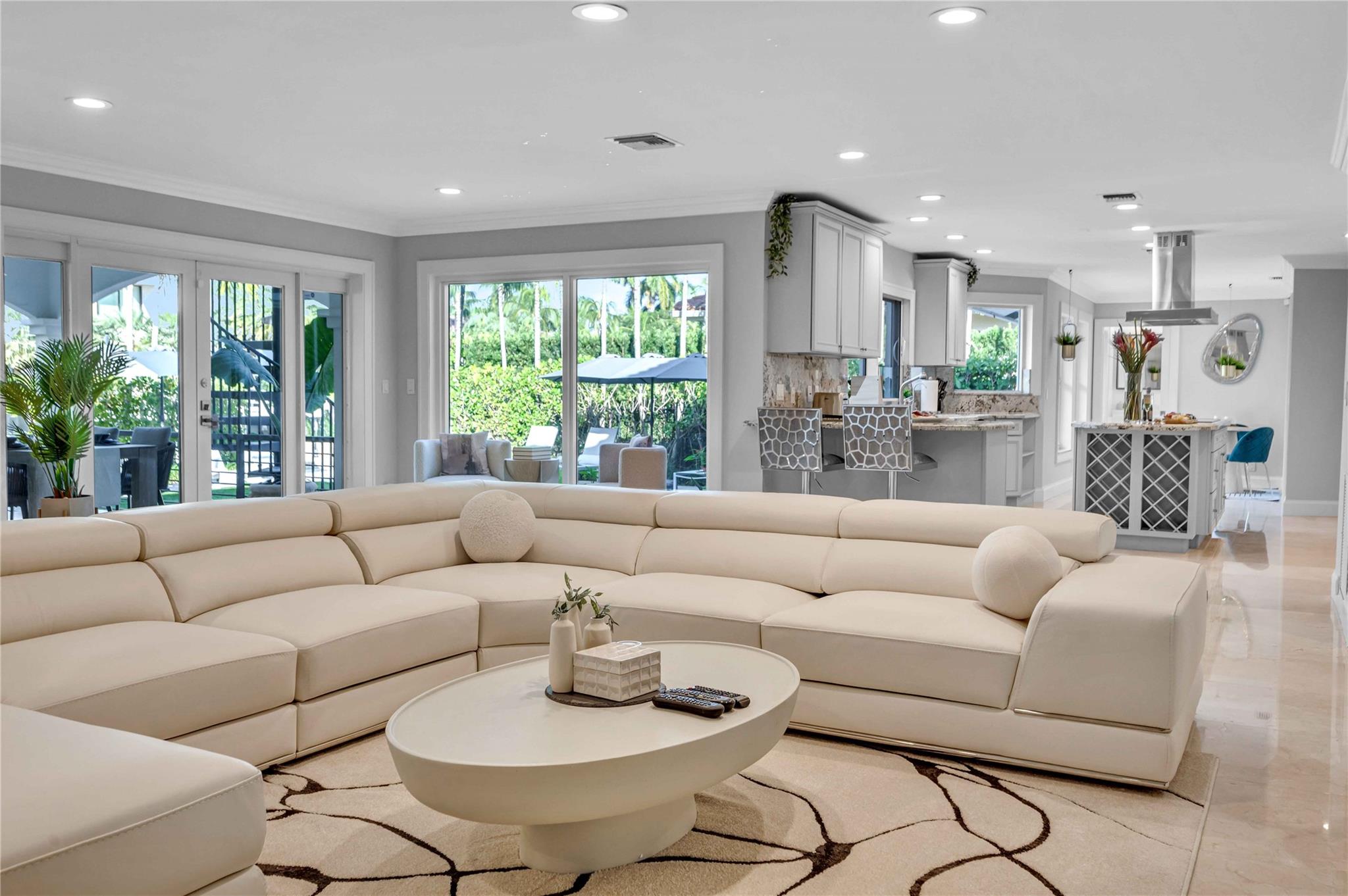 2323 Delmar Pl Fort Lauderdale, FL 33301