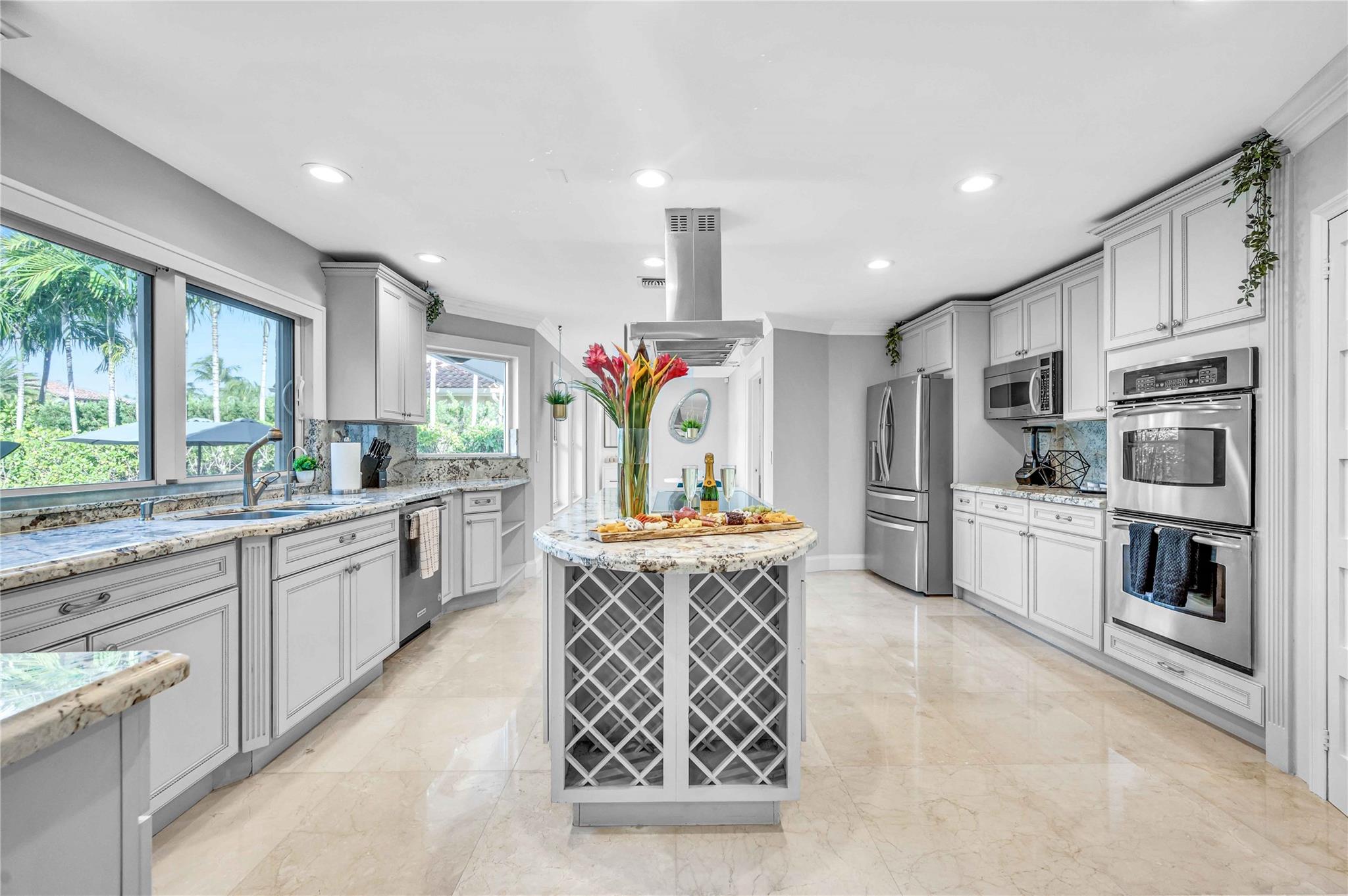 2323 Delmar Pl Fort Lauderdale, FL 33301