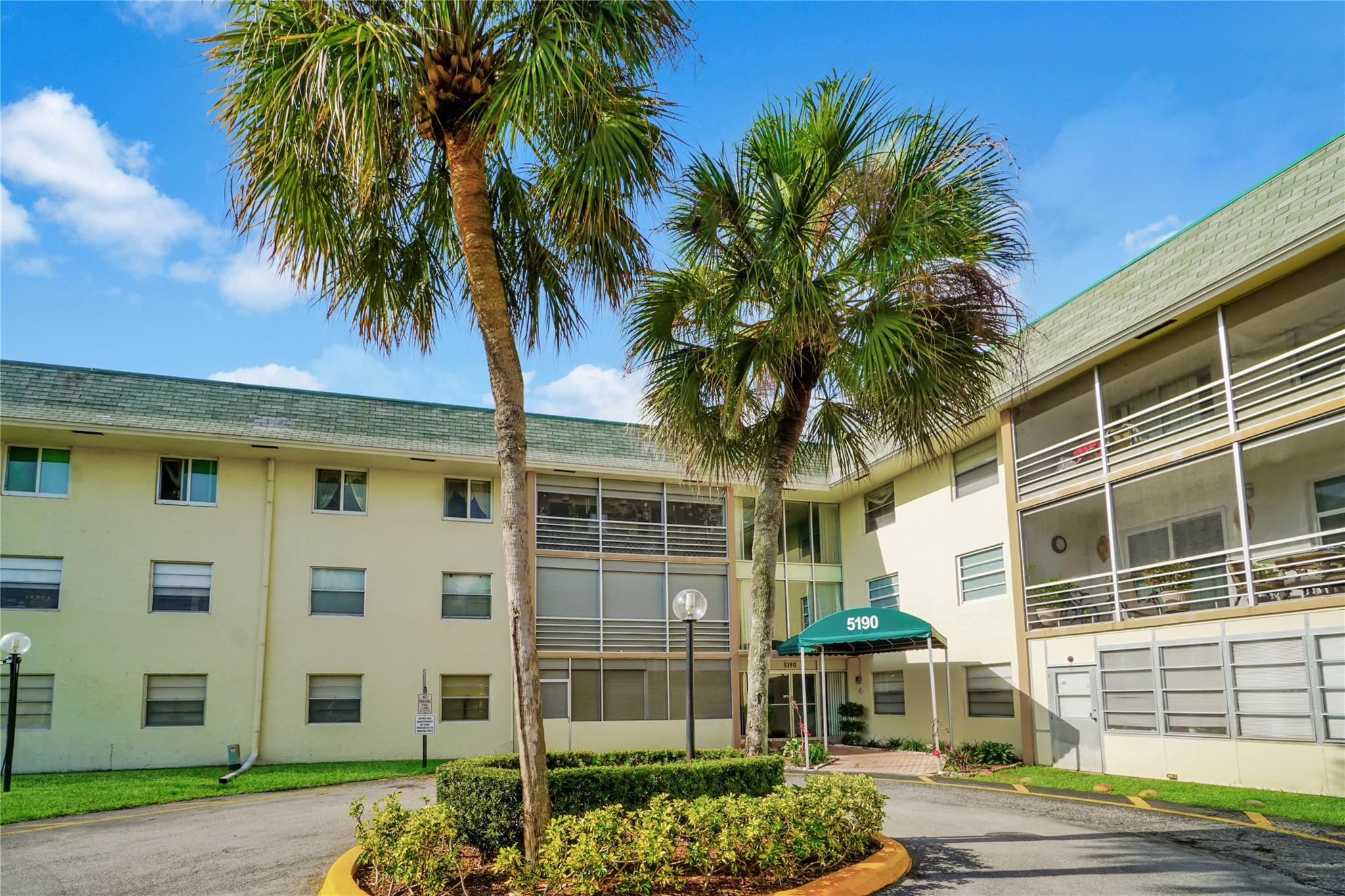 5190 E Sabal Palm Blvd #114