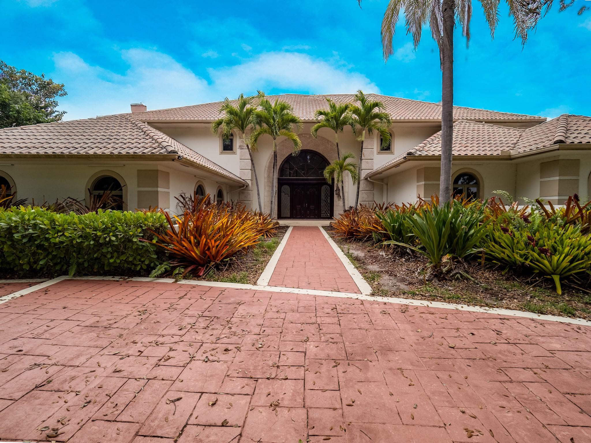 10519 Pine Tree Ter Boynton Beach, FL 33436