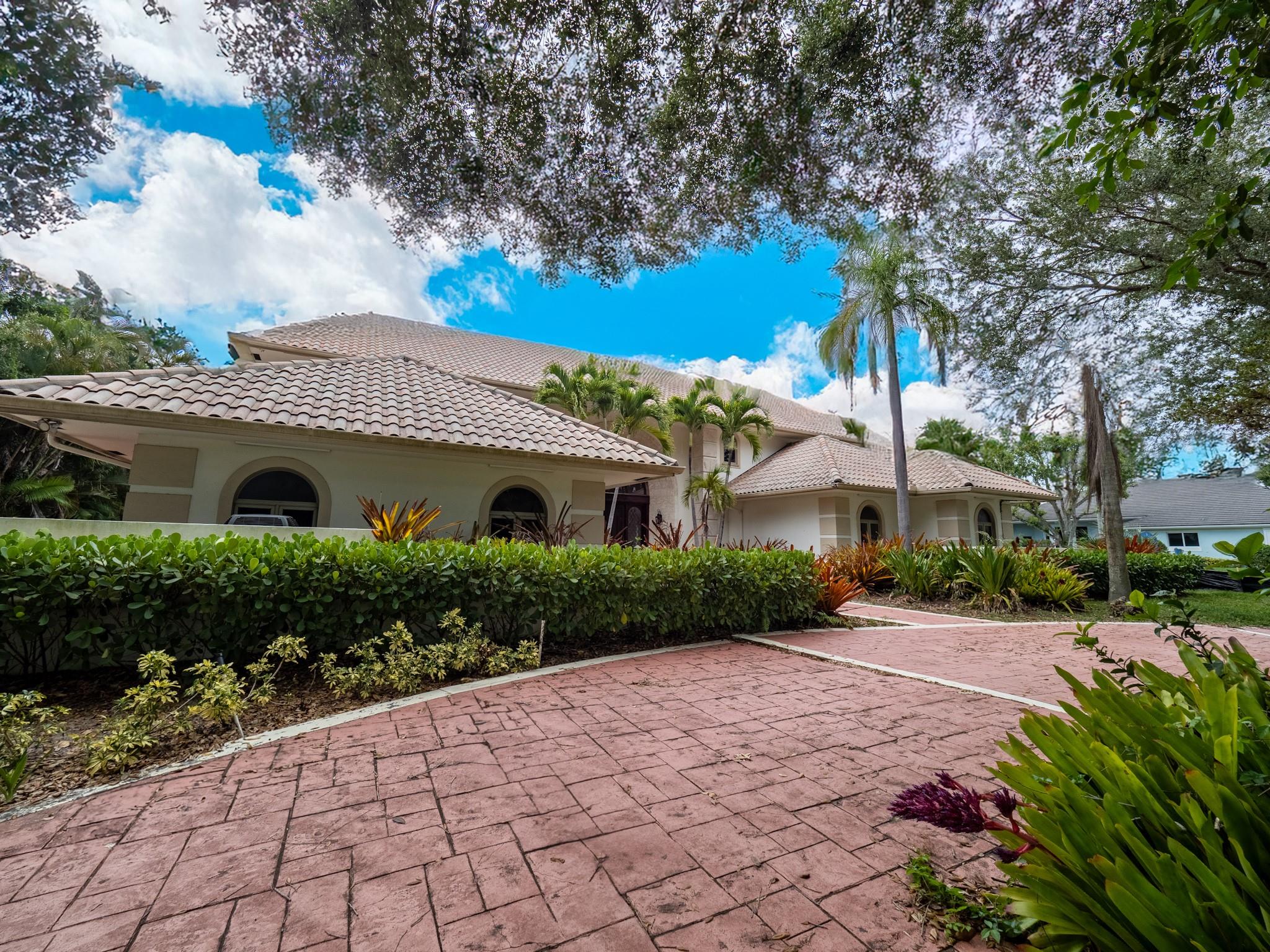 10519 Pine Tree Ter Boynton Beach, FL 33436