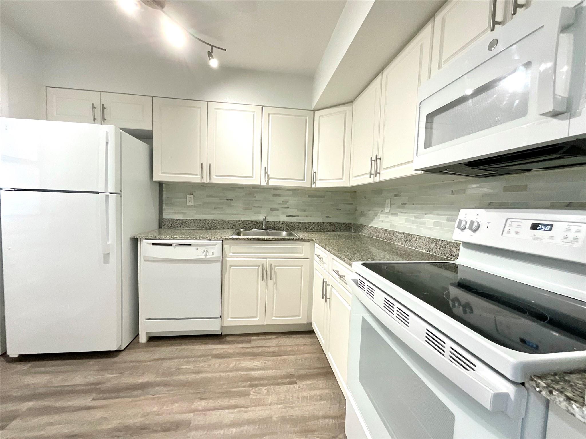 9357 SW 77th Ave #15-216