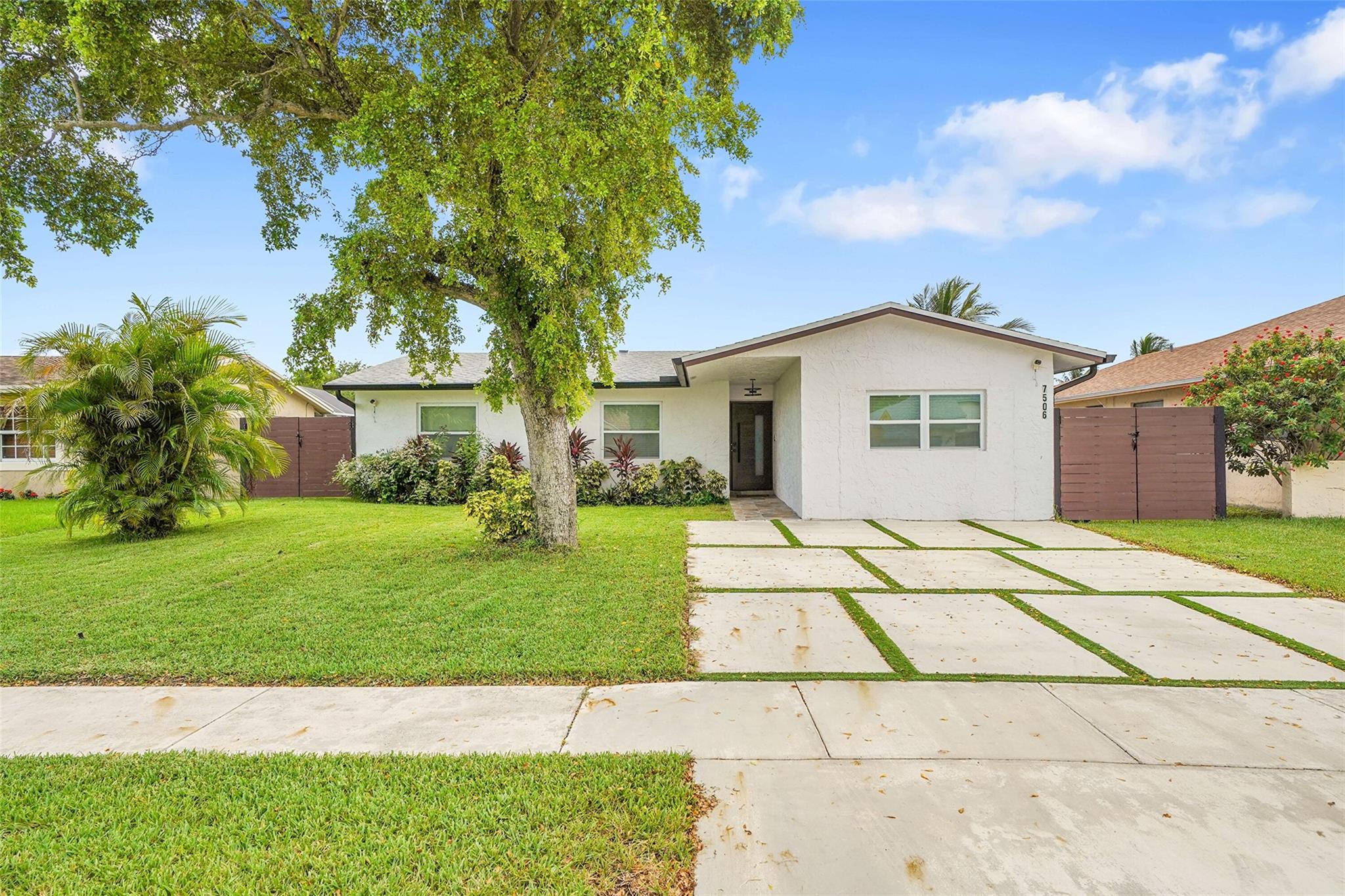 7506 SW 7th Ct