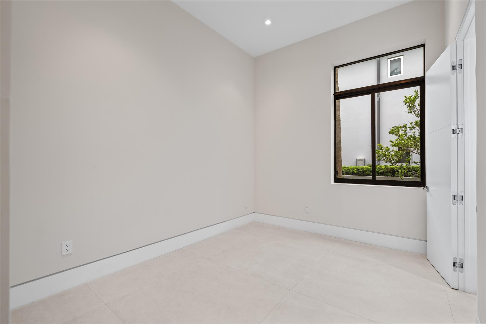 2405 Castilla Fort Lauderdale, FL 33301