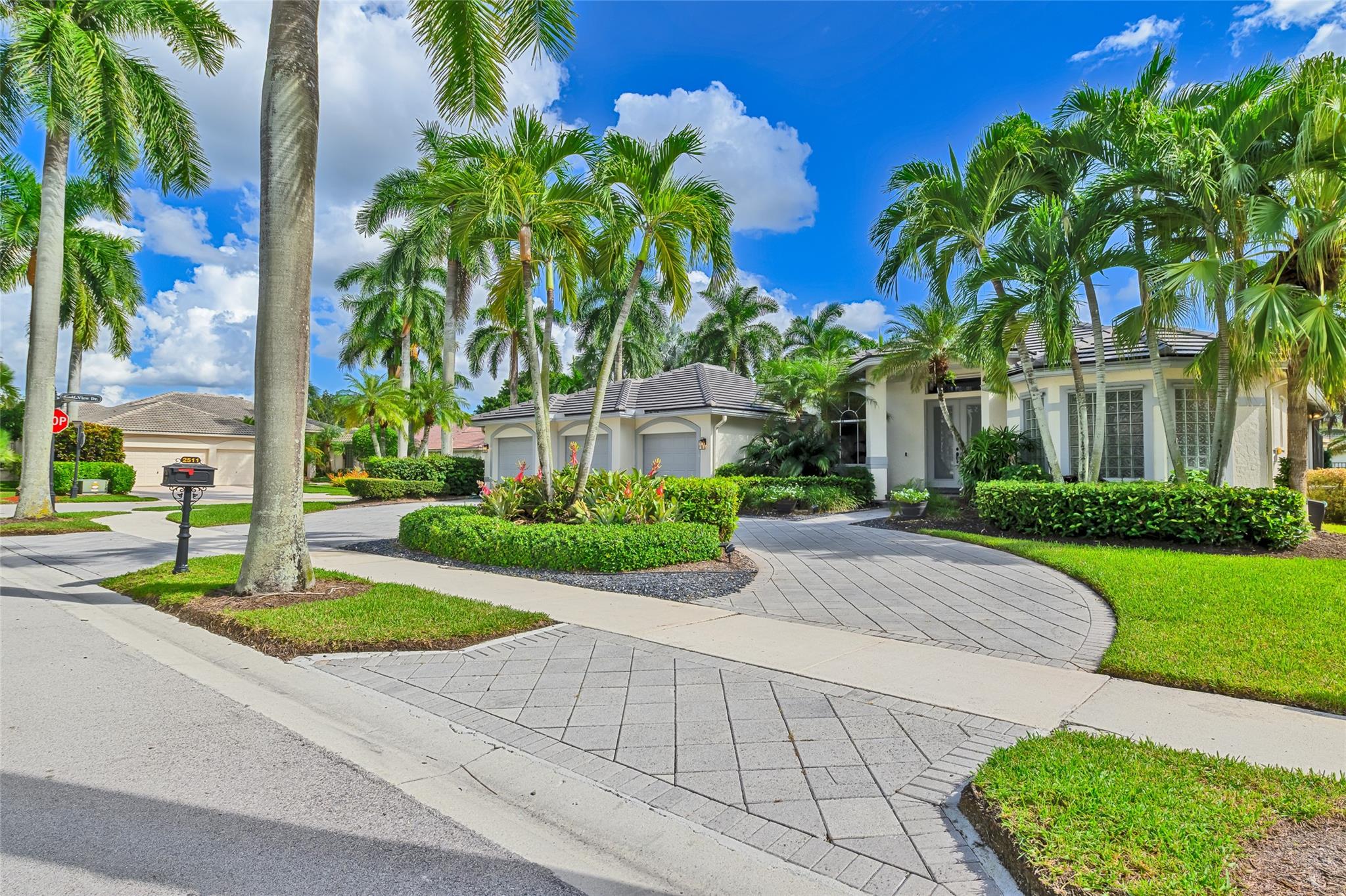 2511 Eagle Watch Ln Weston, FL 33327