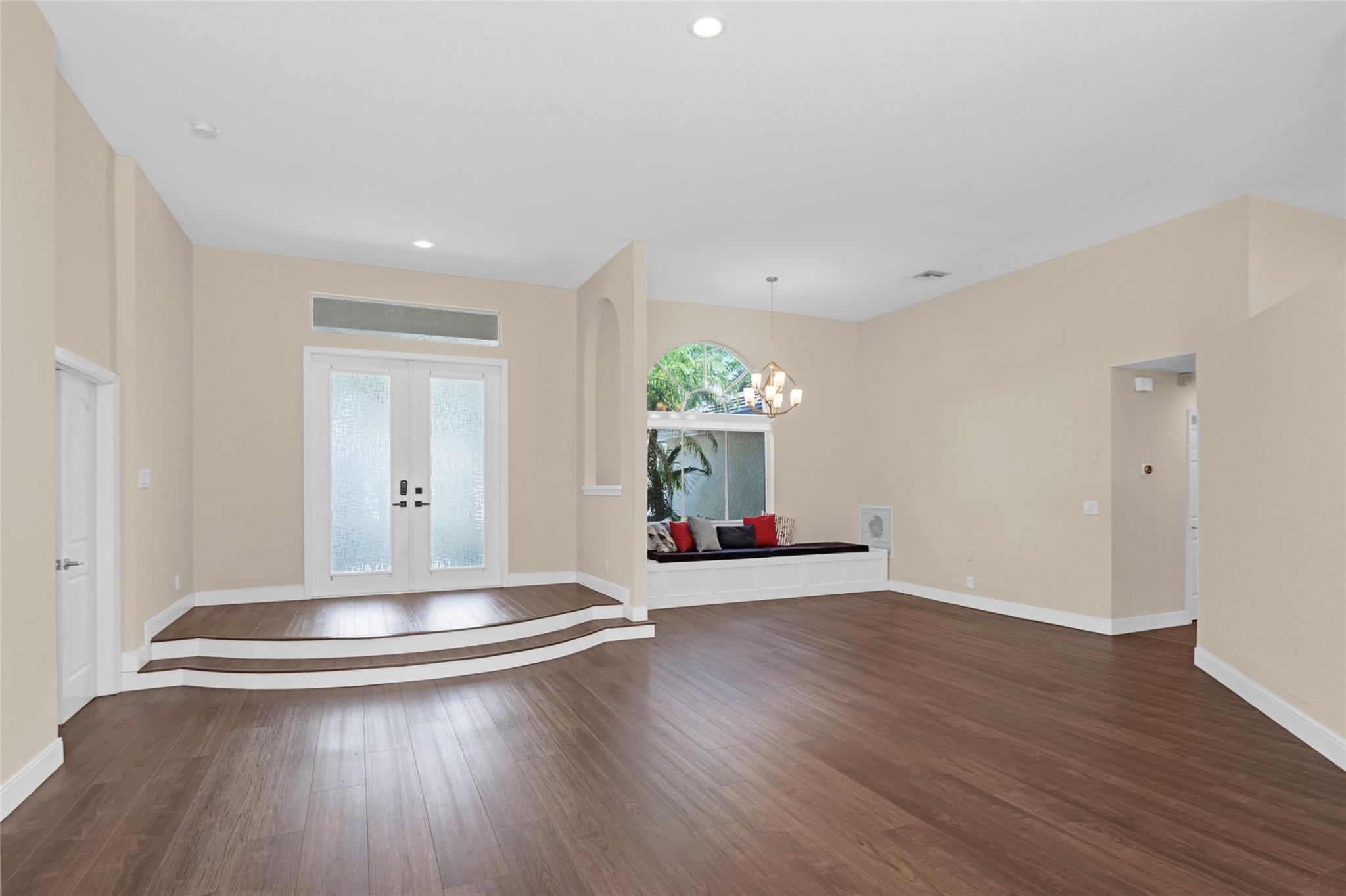 2511 Eagle Watch Ln Weston, FL 33327