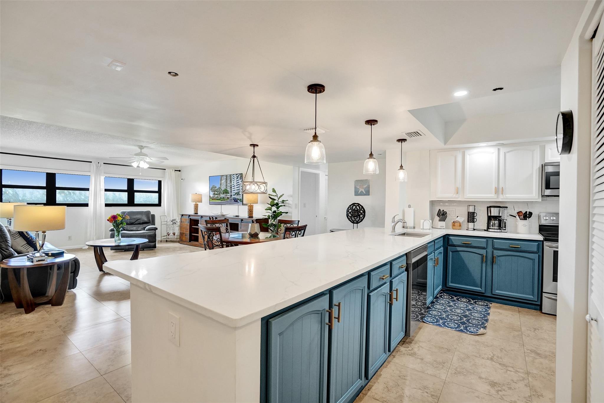 3200 Port Royale Dr #809
