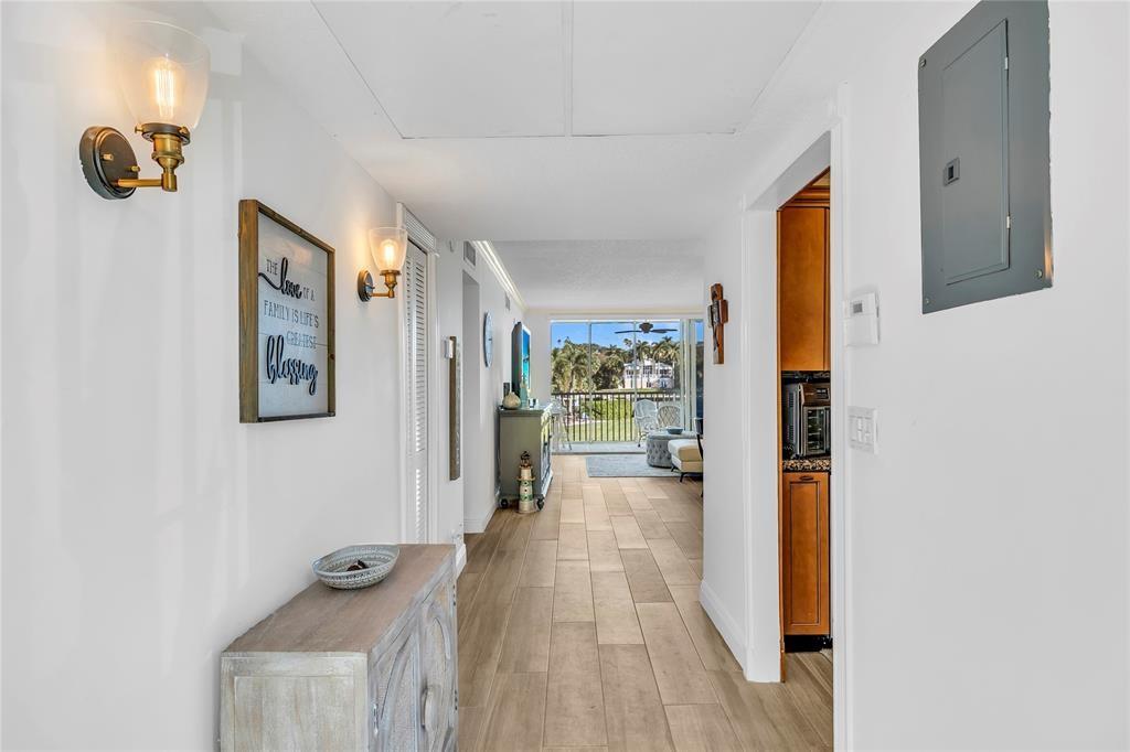 3150 NE 48th Ct #204 Lighthouse Point, FL 33064