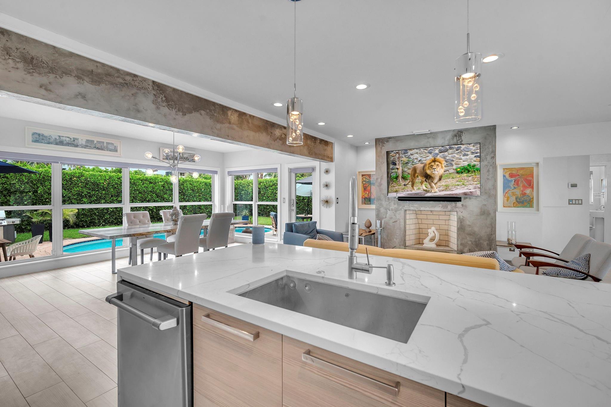 2212 NE 32nd Ave Fort Lauderdale, FL 33305