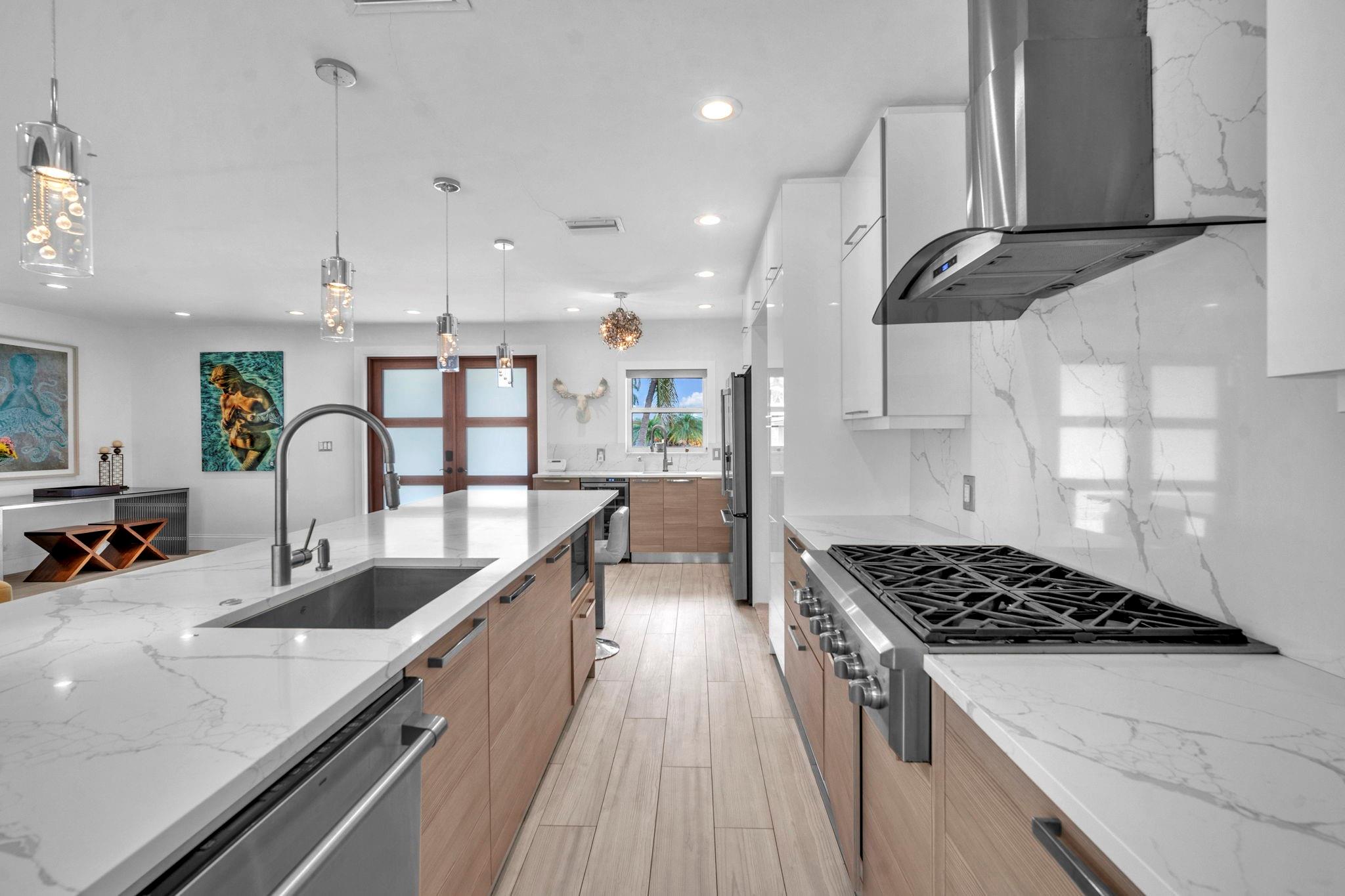 2212 NE 32nd Ave Fort Lauderdale, FL 33305