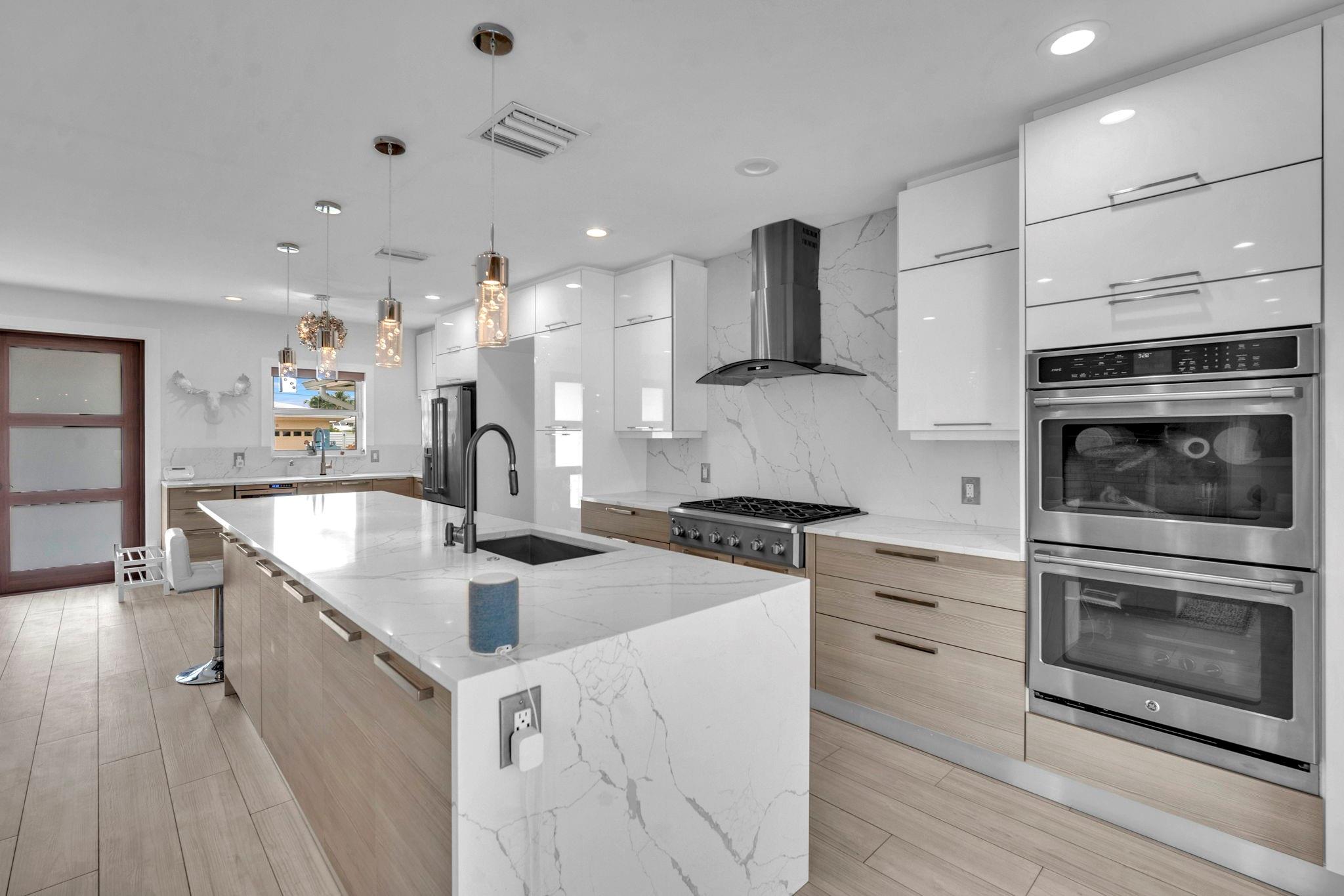 2212 NE 32nd Ave Fort Lauderdale, FL 33305