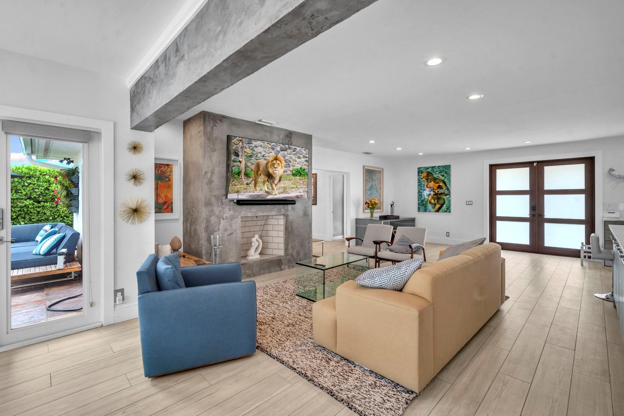 2212 NE 32nd Ave Fort Lauderdale, FL 33305