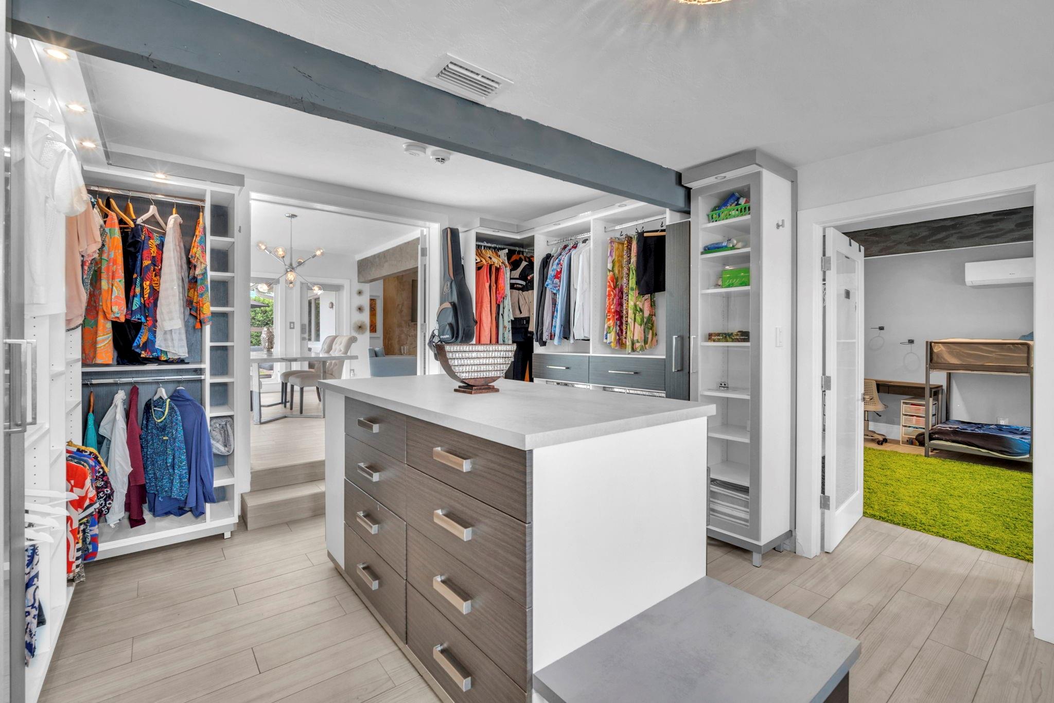 2212 NE 32nd Ave Fort Lauderdale, FL 33305