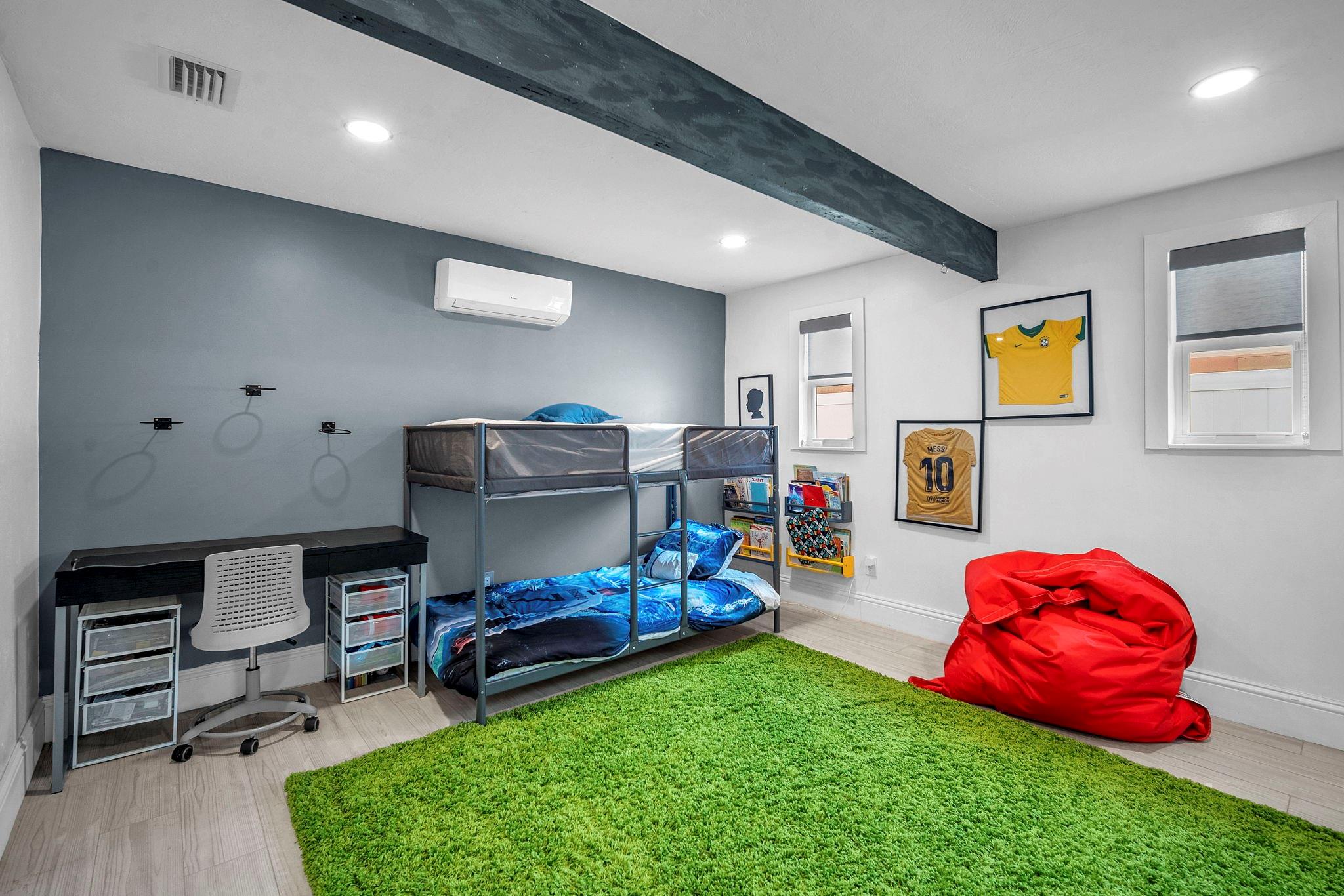 2212 NE 32nd Ave Fort Lauderdale, FL 33305