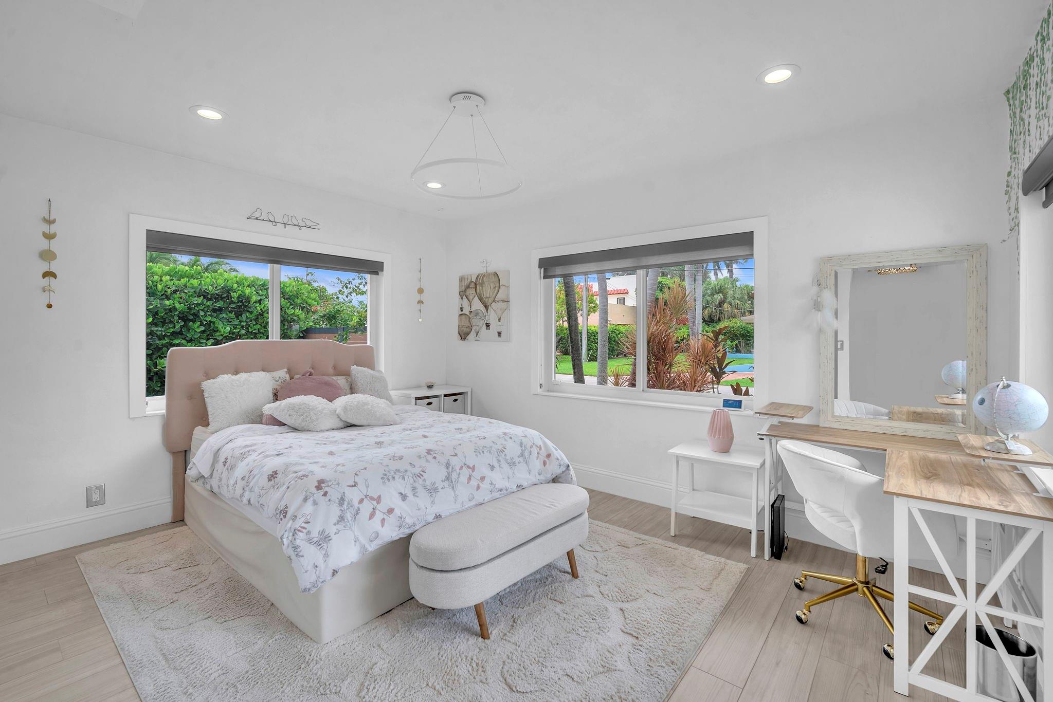 2212 NE 32nd Ave Fort Lauderdale, FL 33305