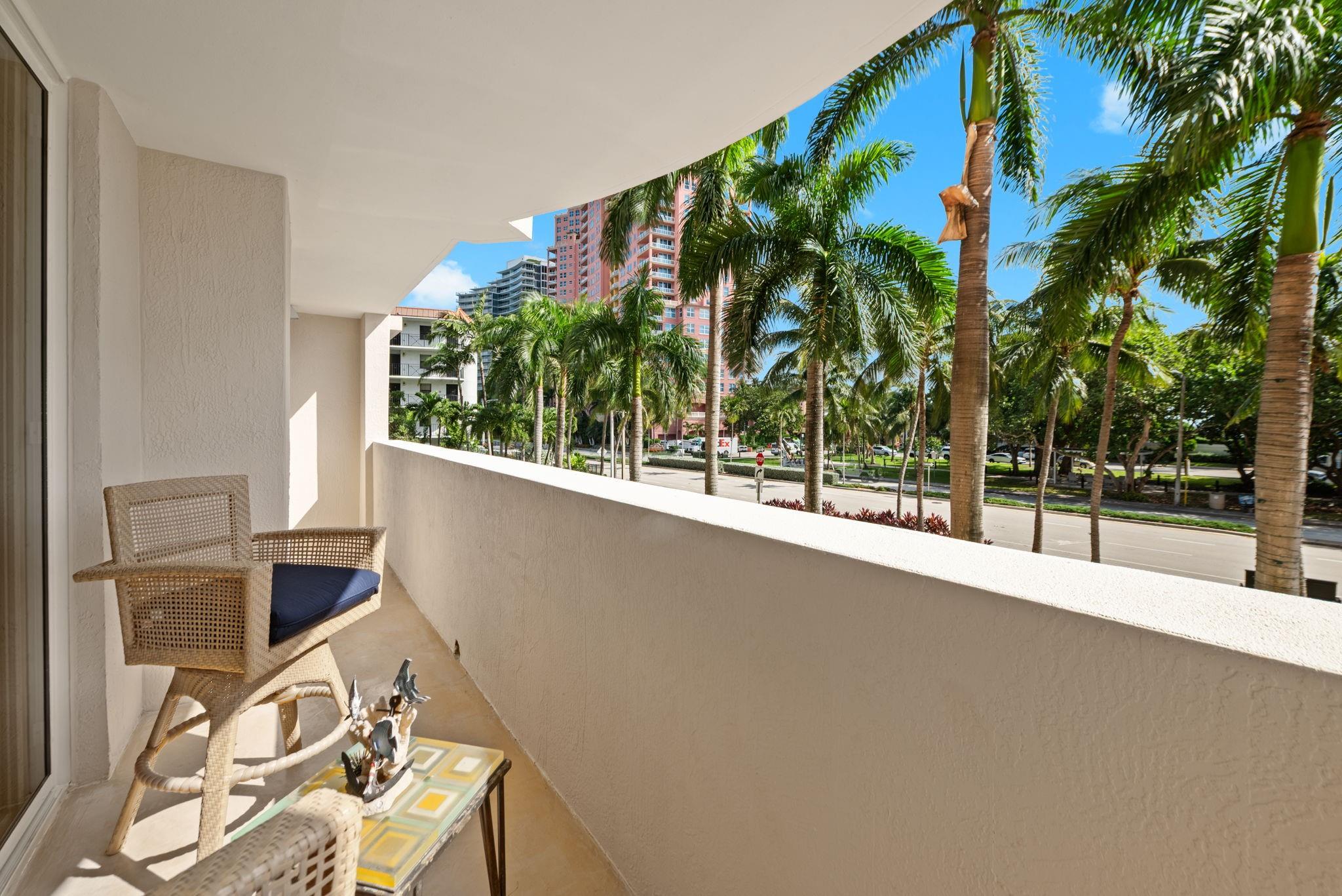 2011 N Ocean Blvd #206 Fort Lauderdale, FL 33305