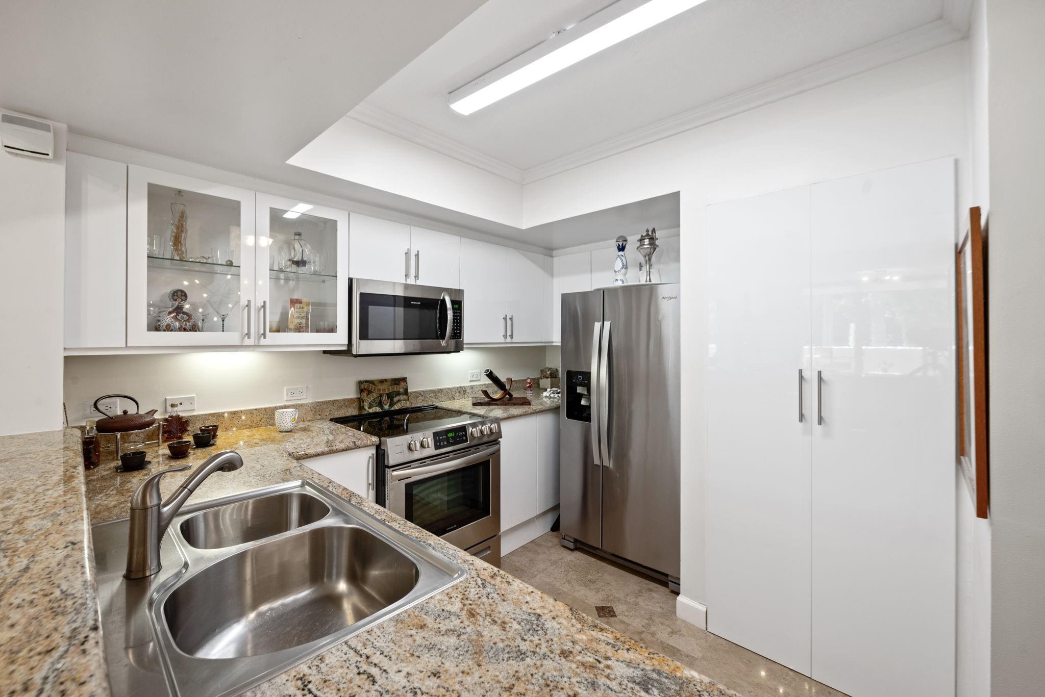 2011 N Ocean Blvd #206 Fort Lauderdale, FL 33305