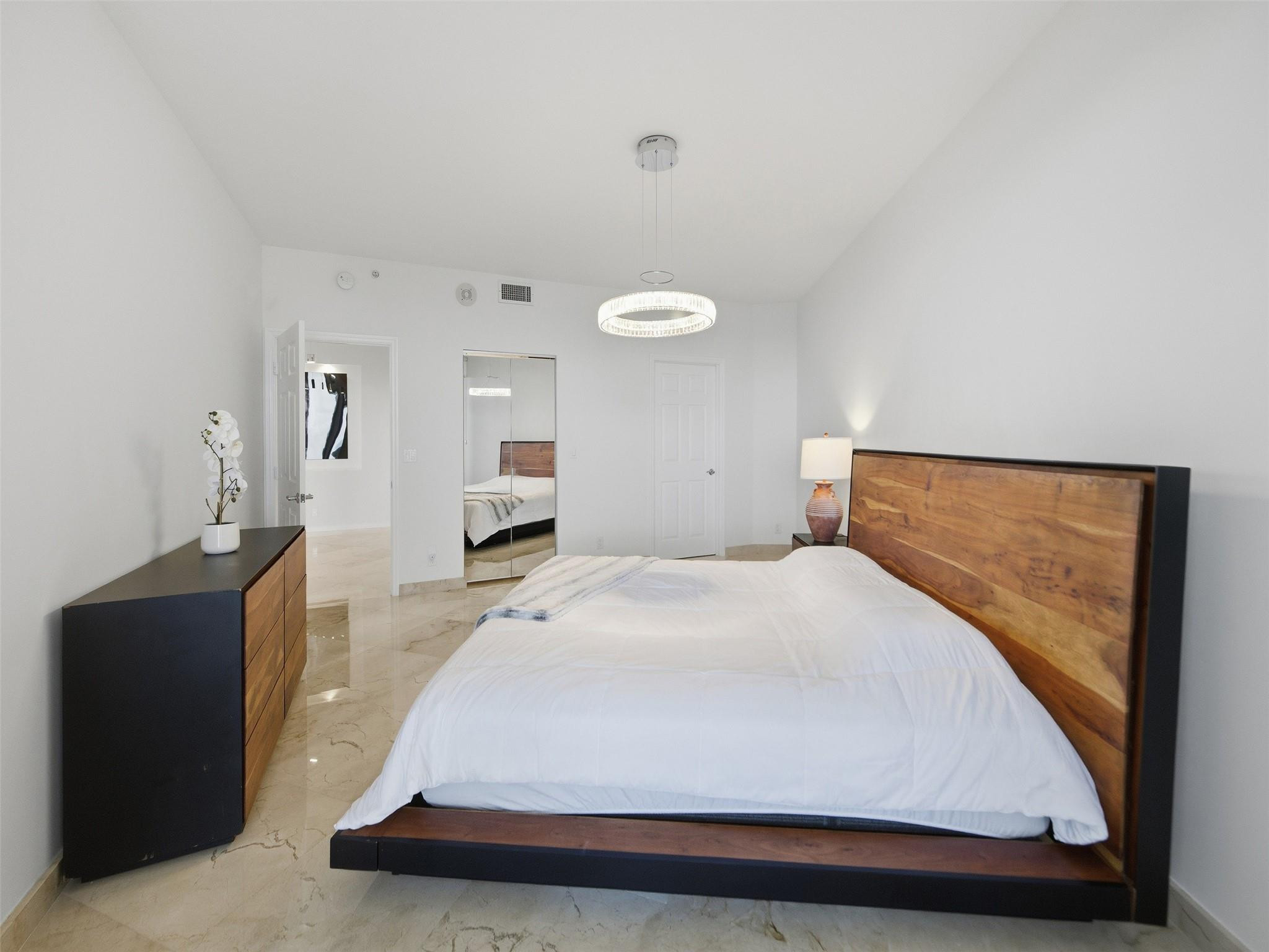 3200 N Ocean #2505 Fort Lauderdale, FL 33308