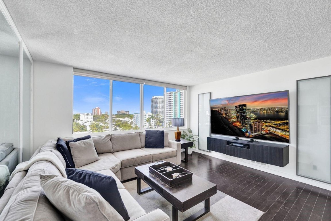 524 Orton Ave #702 Fort Lauderdale, FL 33304