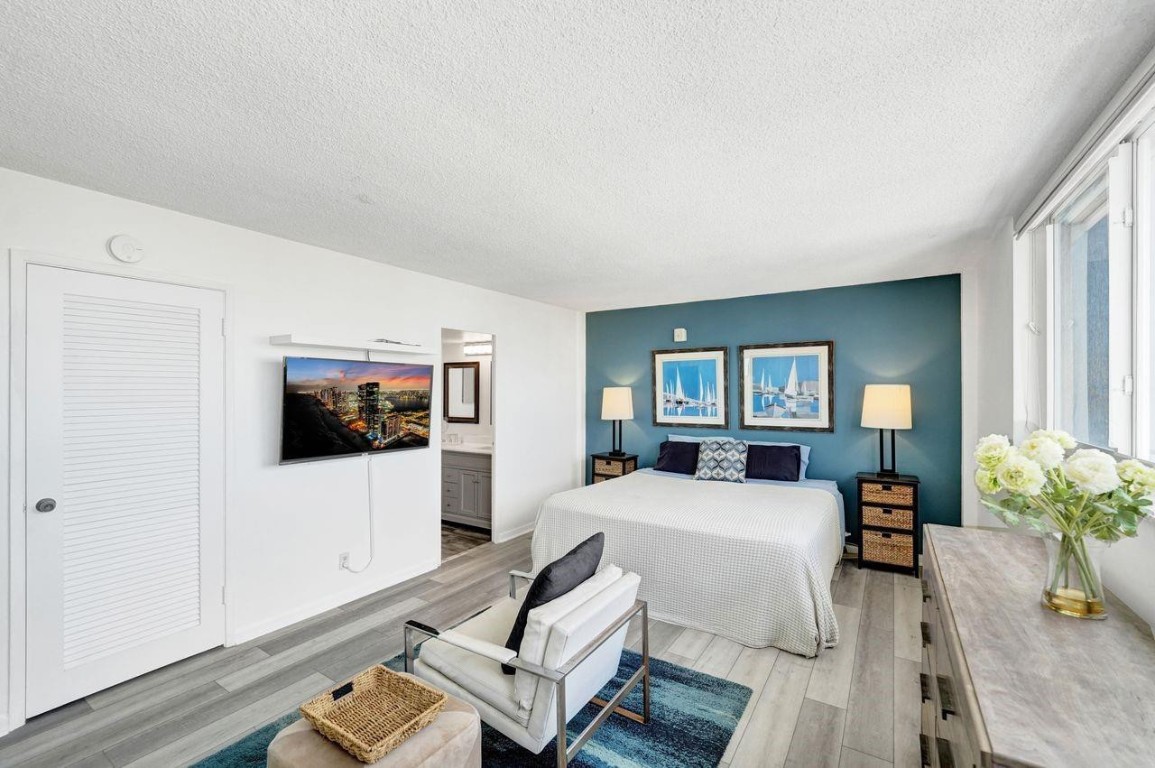 524 Orton Ave #702 Fort Lauderdale, FL 33304