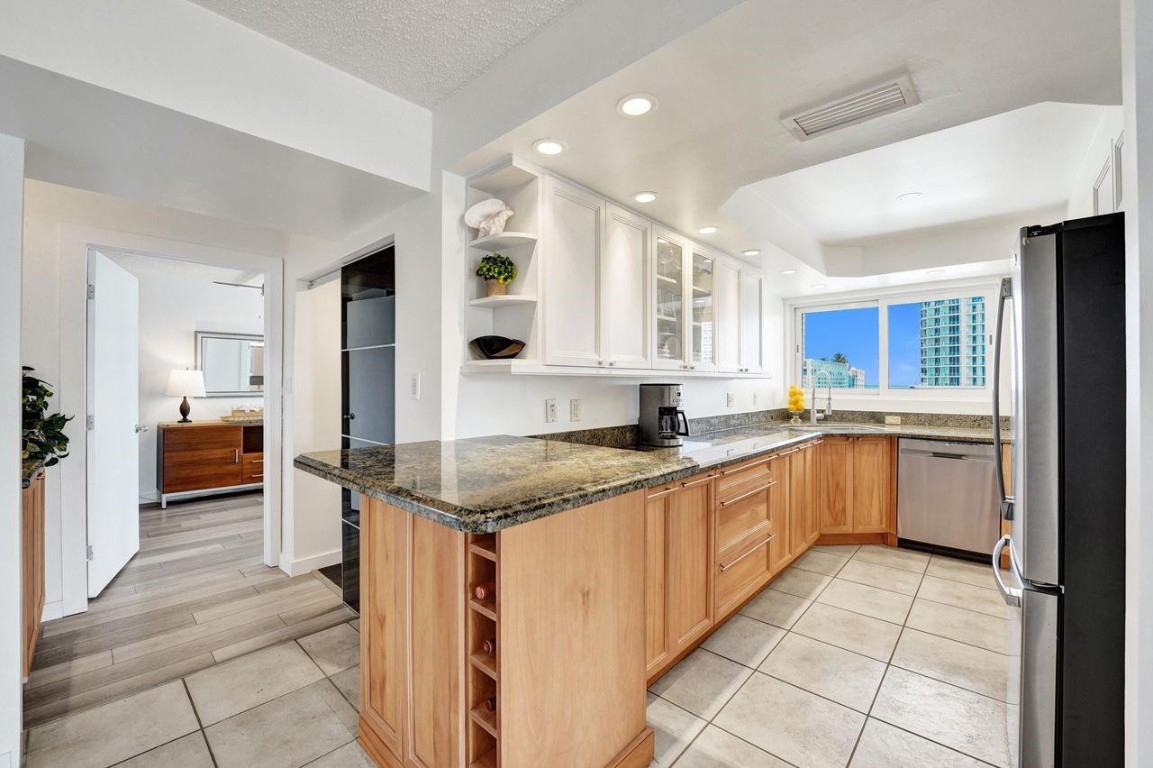 524 Orton Ave #702 Fort Lauderdale, FL 33304