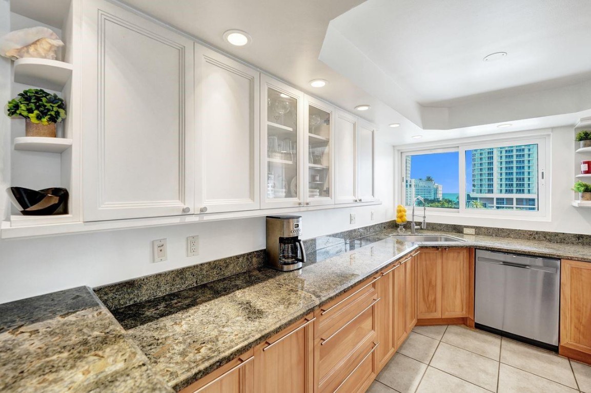 524 Orton Ave #702 Fort Lauderdale, FL 33304