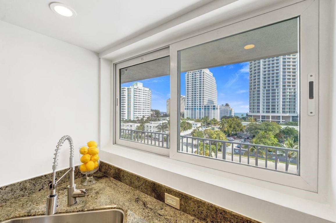 524 Orton Ave #702 Fort Lauderdale, FL 33304