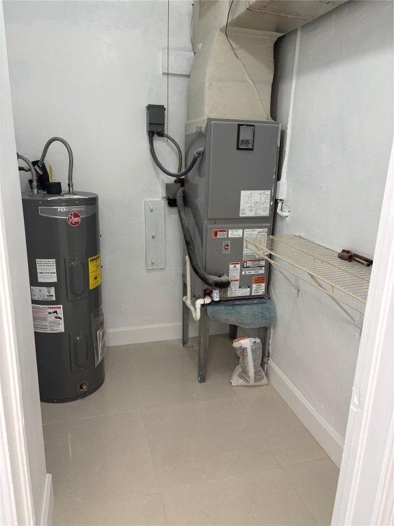 5635 Grant St Hollywood, FL 33021